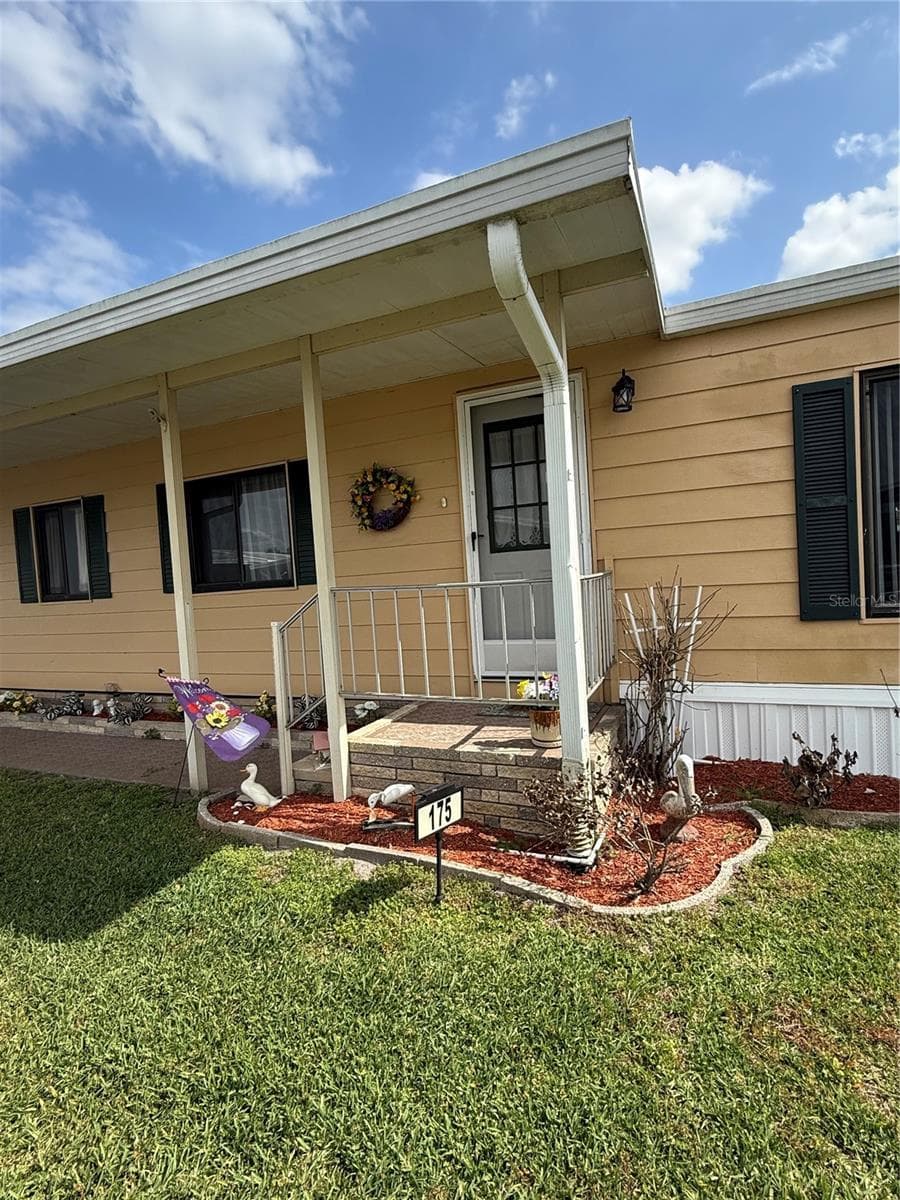 Manufactured Home at 2055 S FLORAL AVE #175, BARTOW, photo 2 of 26