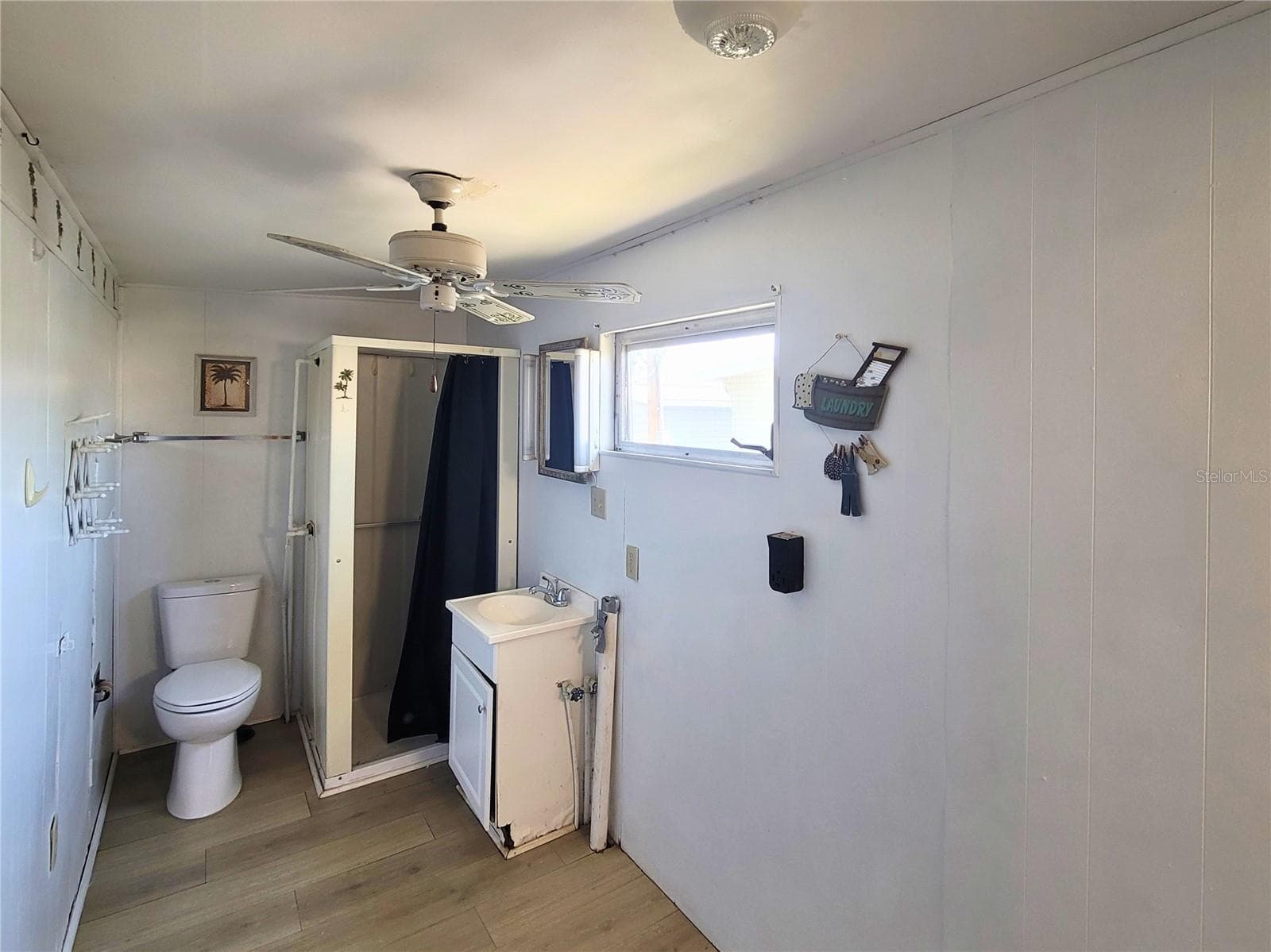 Guest Bathroom - 522 49TH AVE W, BRADENTON