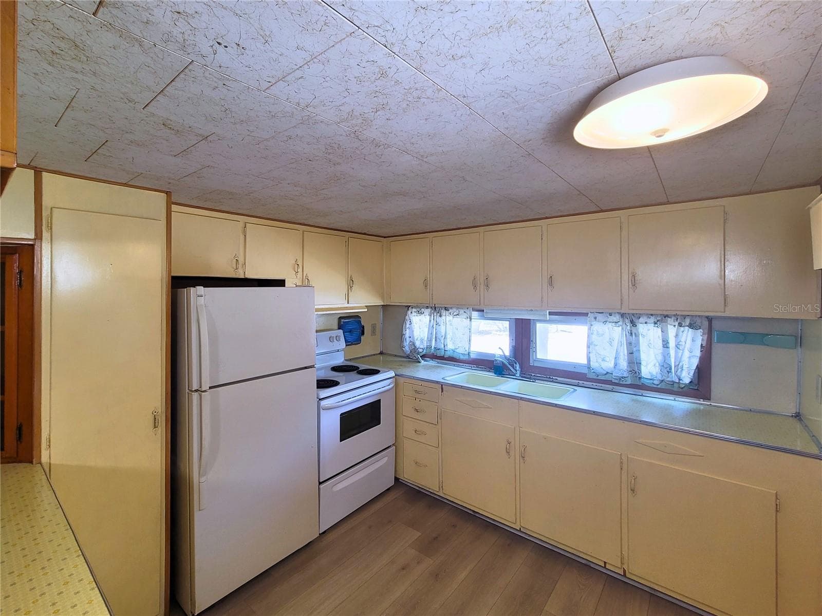 Mobile Home at 522 49TH AVE W, BRADENTON, photo 10 of 20
