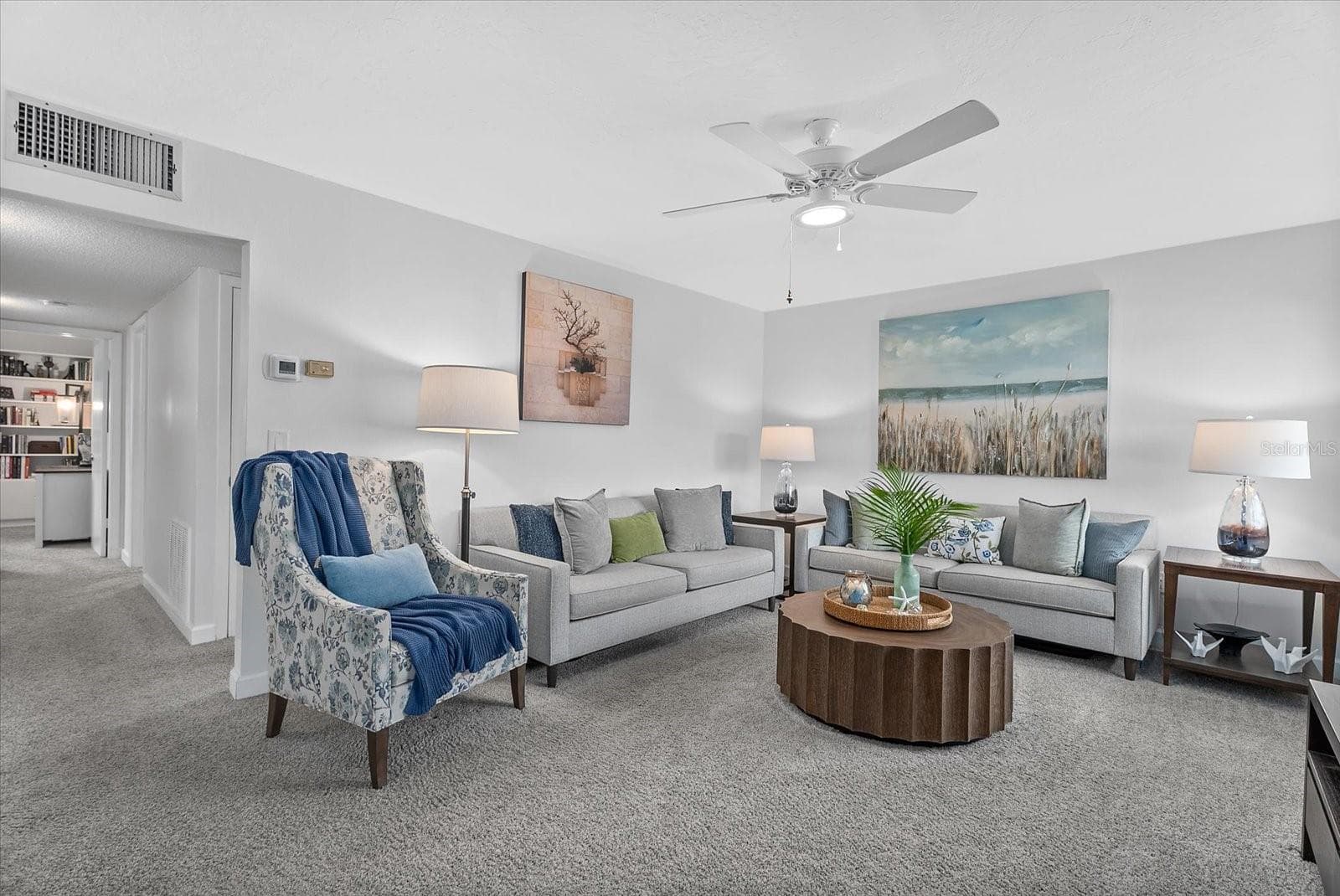 Inviting living room - 101 LOUELLA LN #10, NOKOMIS