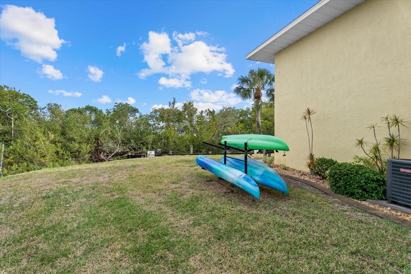 Kayak storage - 101 LOUELLA LN #10, NOKOMIS