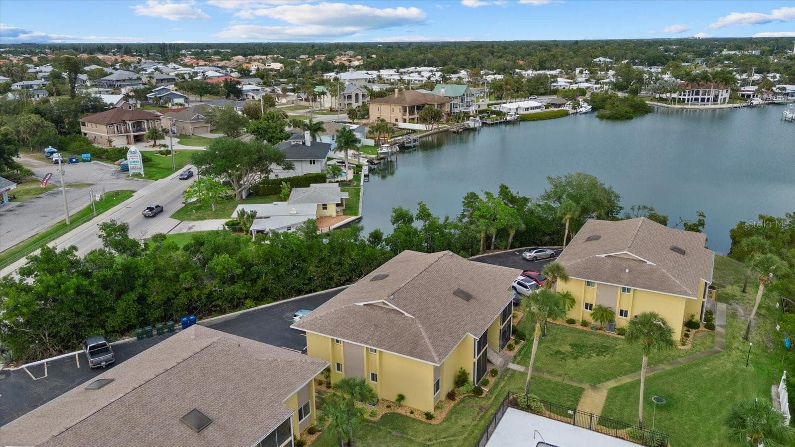 On Lyons Bay, water access! - 101 LOUELLA LN #10, NOKOMIS