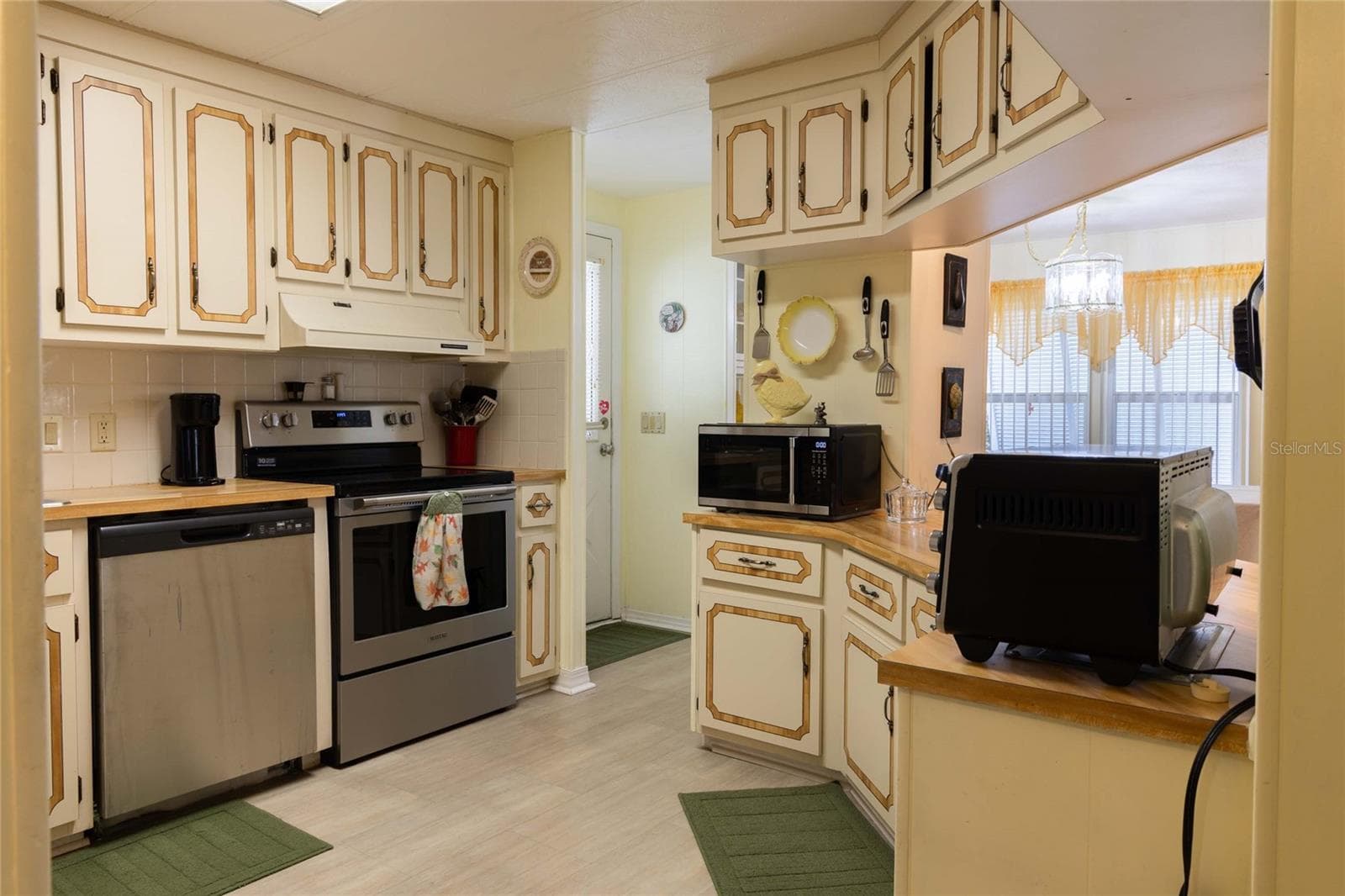 Manufactured Home at 2100 KINGS HWY #969, PORT CHARLOTTE, photo 16 of 92