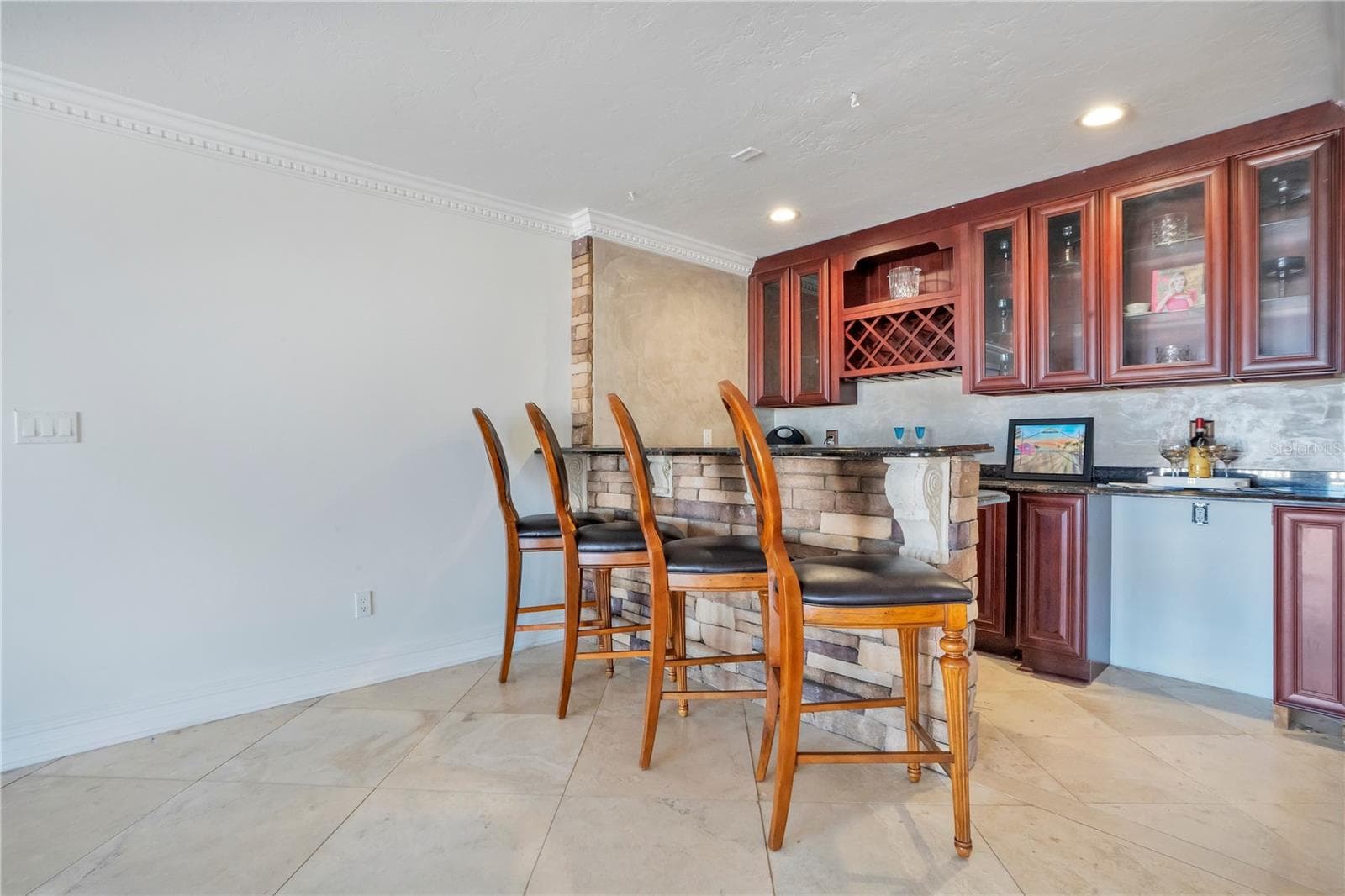 Wet Bar - 2117 OCEAN DR, NEW SMYRNA BEACH