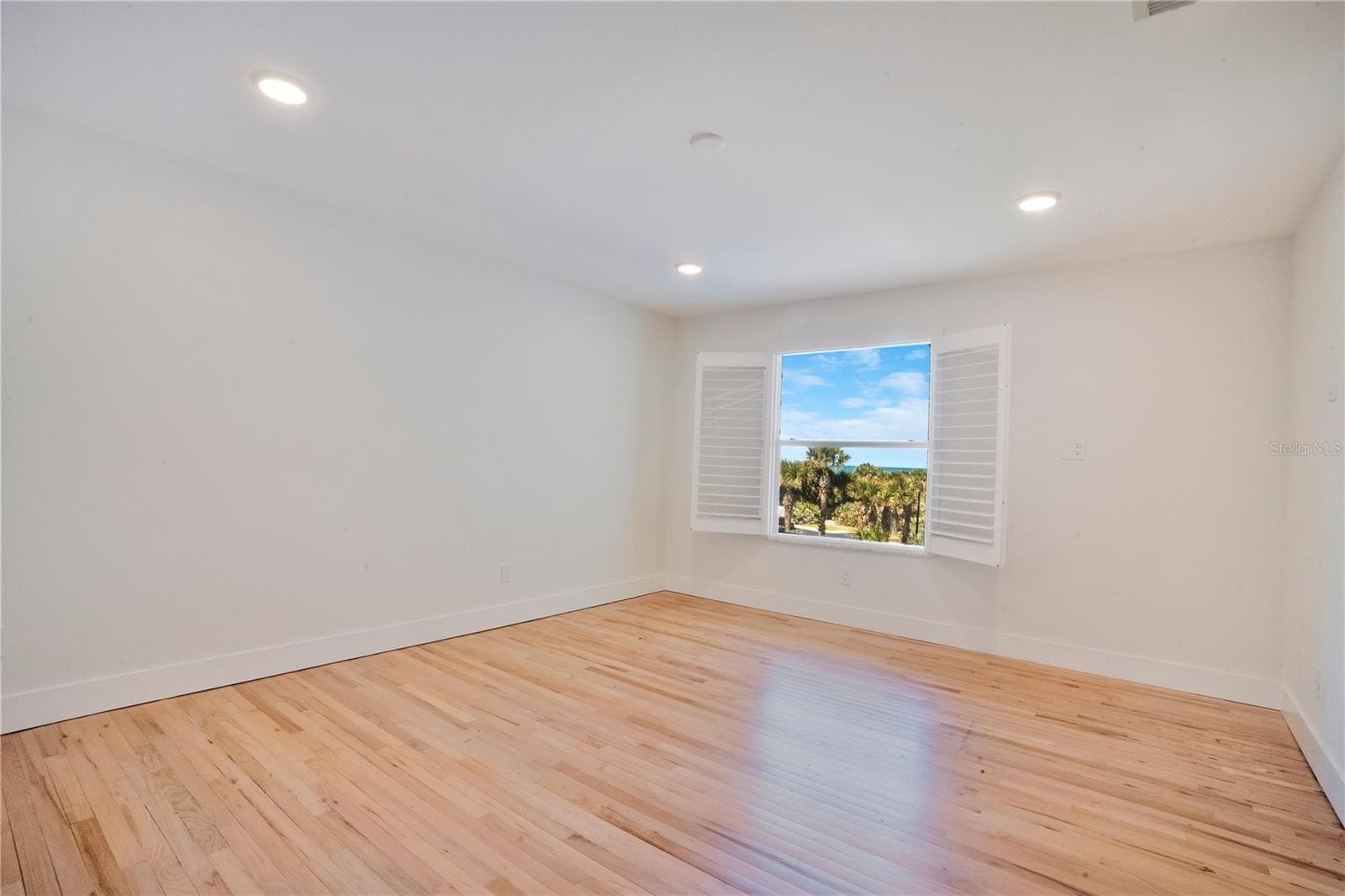 Bedroom 2 - 2117 OCEAN DR, NEW SMYRNA BEACH