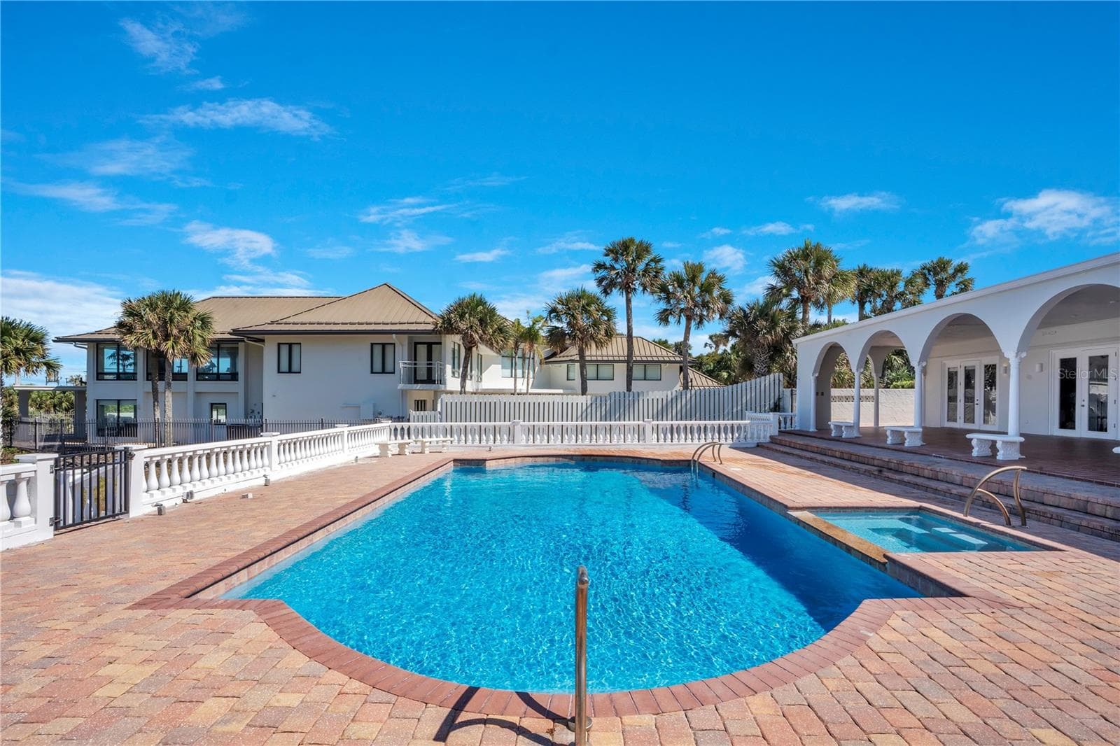 Resort Size Pool 3 - 2117 OCEAN DR, NEW SMYRNA BEACH