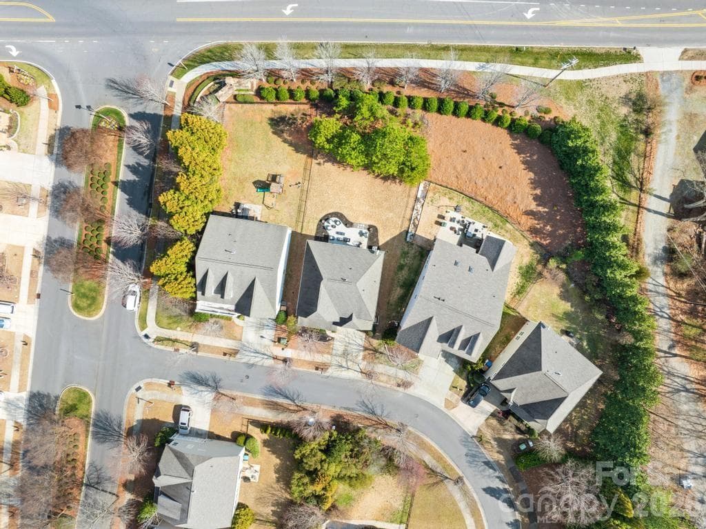 Single Family Residence at 1007 Hamil Ridge Drive, Waxhaw, photo 37 of 48