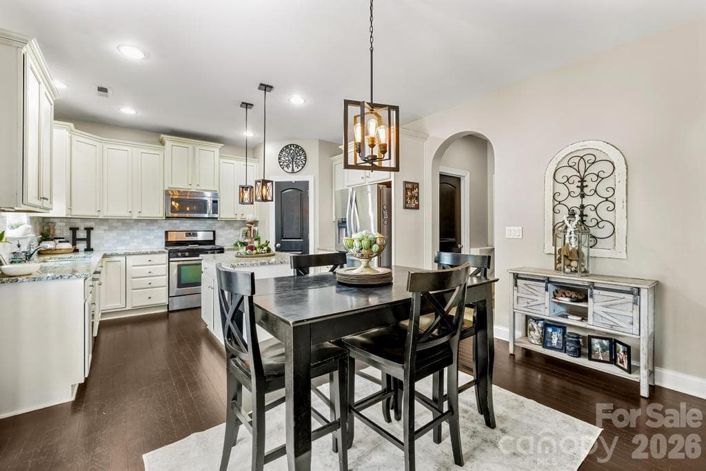 Single Family Residence at 1007 Hamil Ridge Drive, Waxhaw, photo 6 of 48