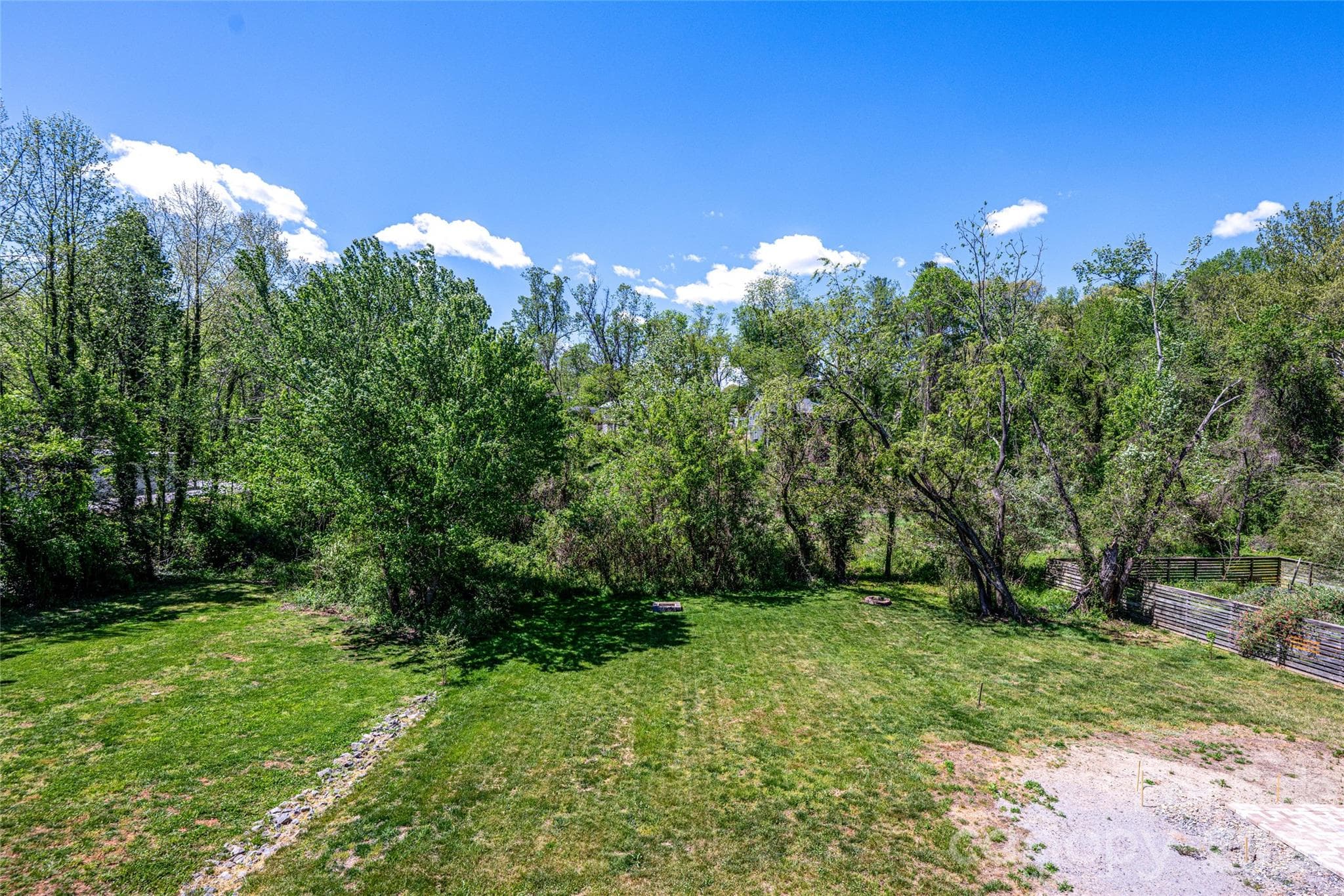 large flat backyard - Asheville