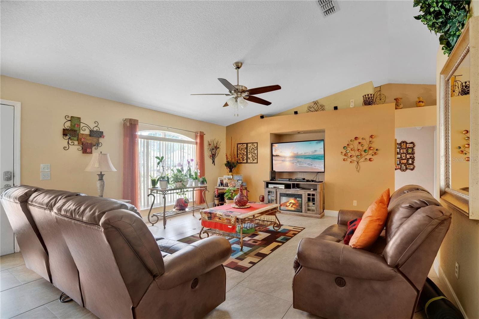 Single Family Residence at 18 ANGELES RD, DEBARY, photo 6 of 24
