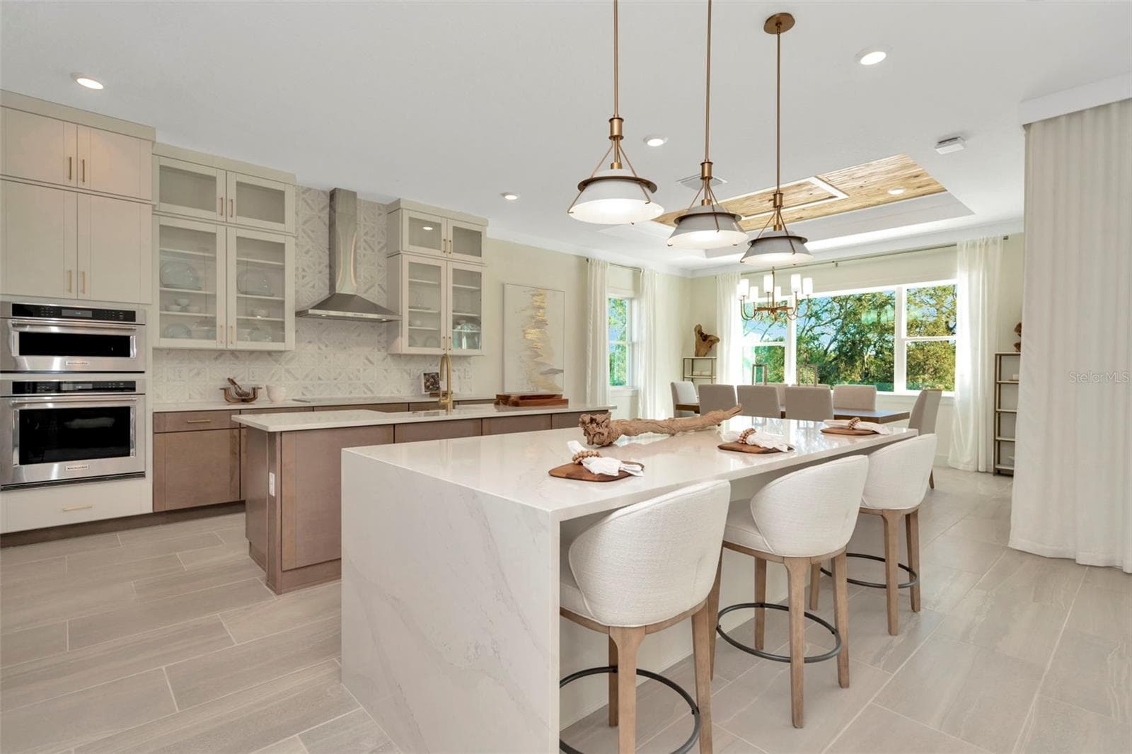 Single Family Residence at 12714 IVORY TUSK LN, SPRING HILL, photo 9 of 44