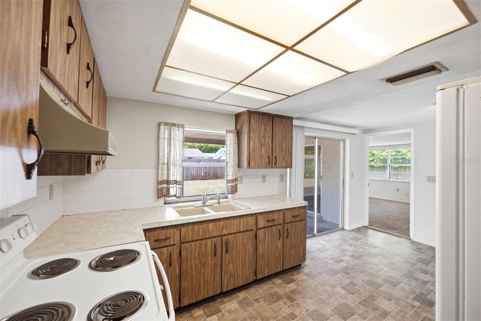Single Family Residence at 8739 LIDO LN, PORT RICHEY, photo 12 of 29