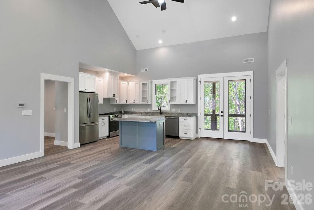 Kitchen and Dining area - 404 High Ridge Drive, Mills River