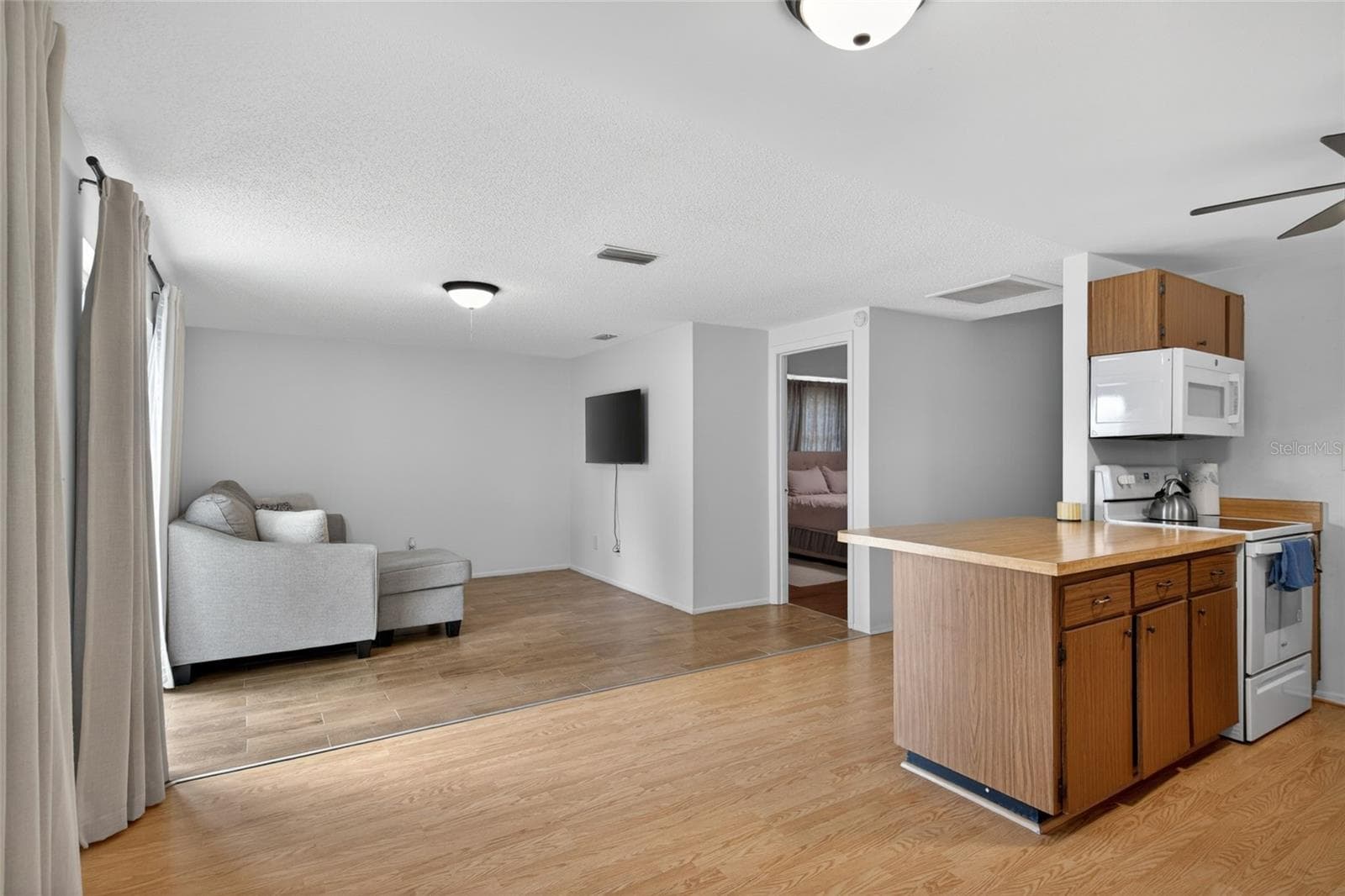 Single Family Residence at 6401 REGATTA CT, TAMPA, photo 3 of 24