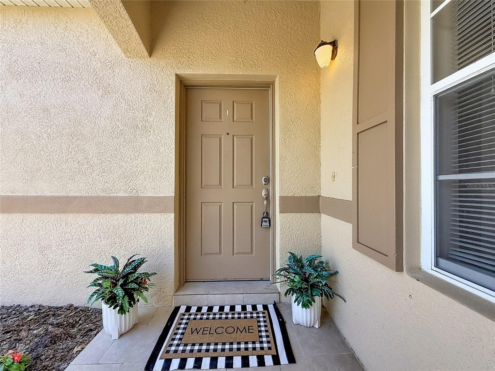 Covered Porch Entry - 1027 ORCA CT, HOLIDAY