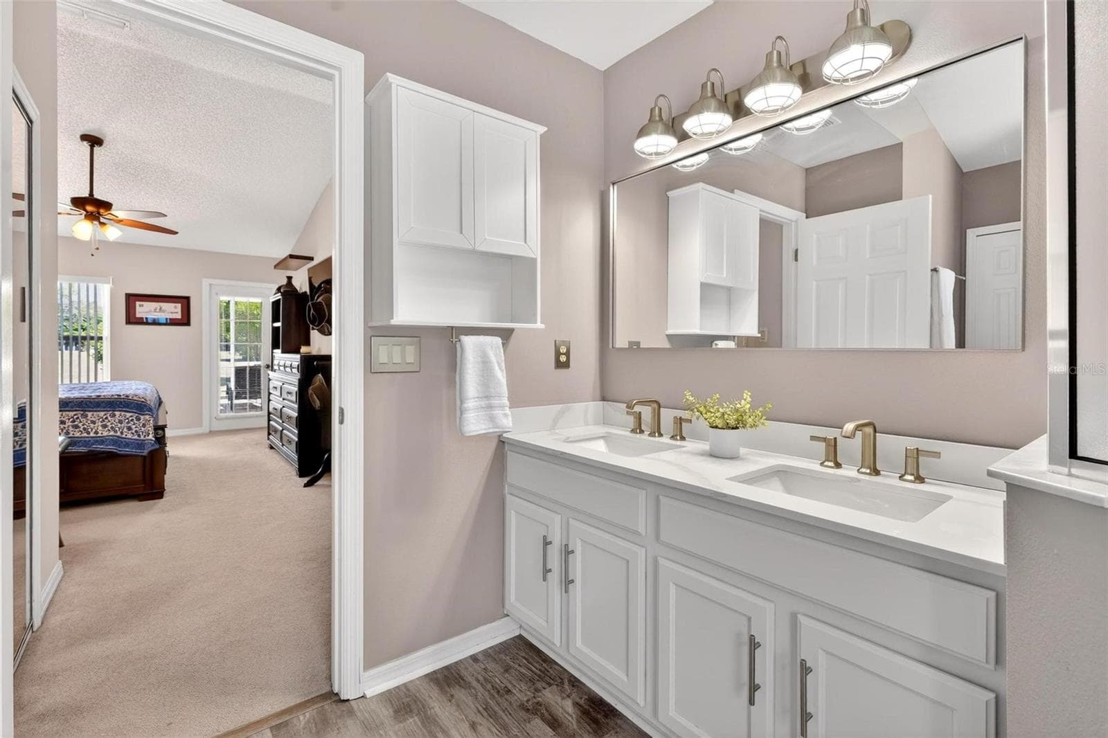 Single Family Residence at 25073 RIVERWALK DR, LEESBURG, photo 10 of 44