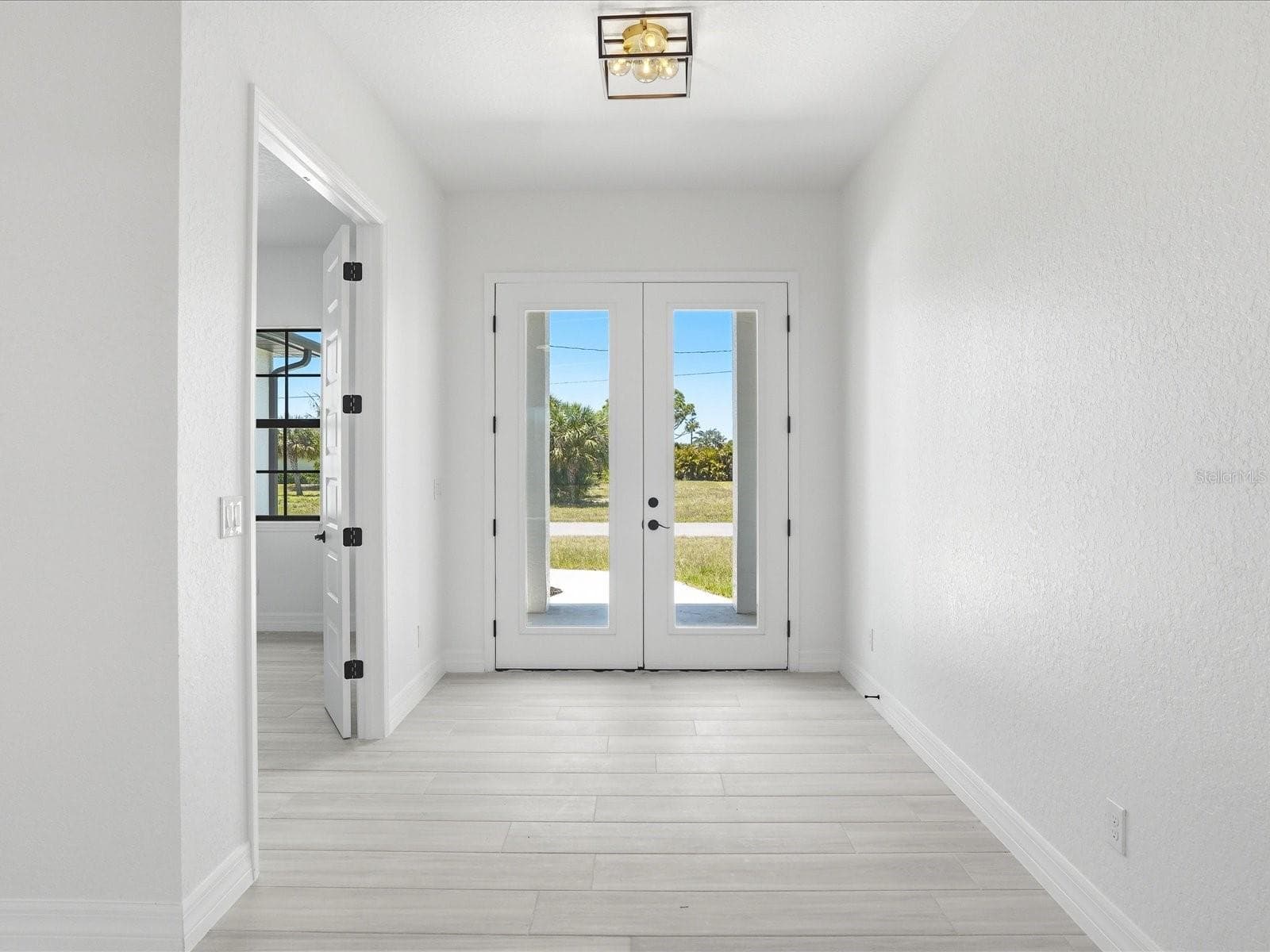 Spacious Foyer - 72 TEE VIEW RD, ROTONDA WEST