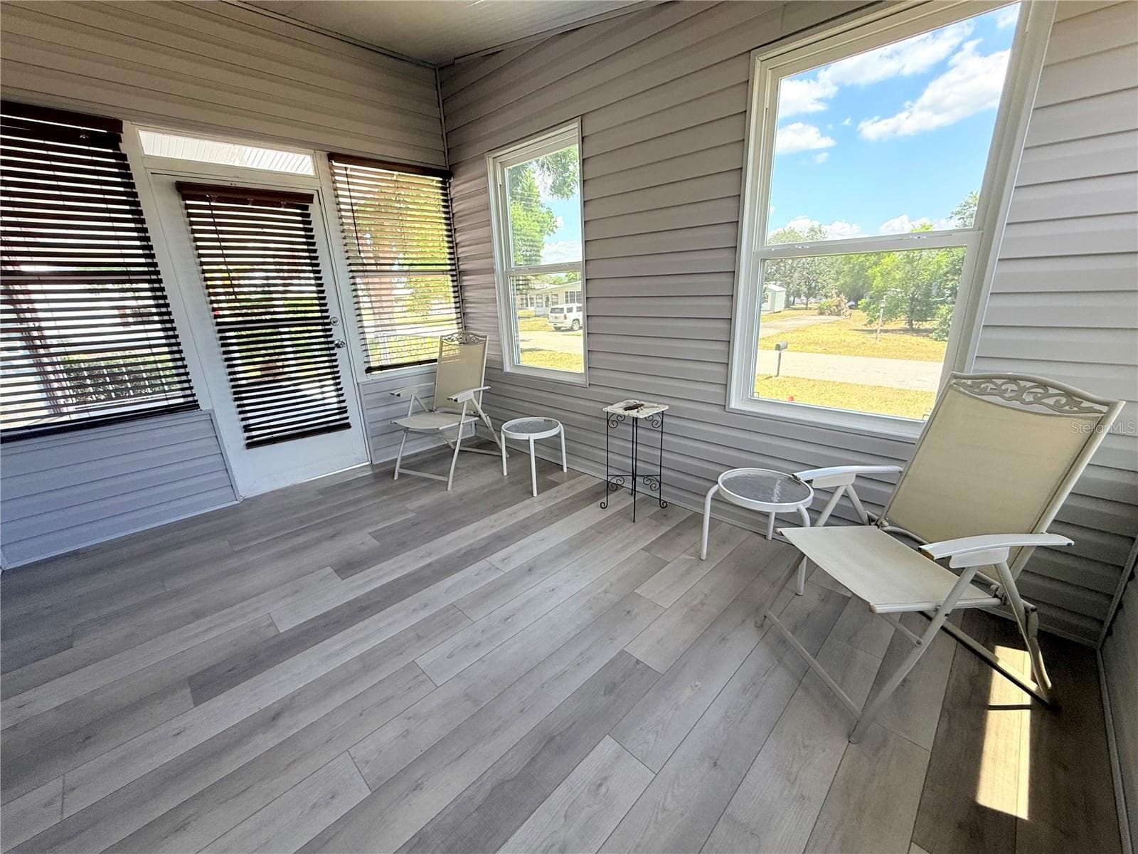 Manufactured Home at 116 S WINTER CIR, AVON PARK, photo 10 of 33