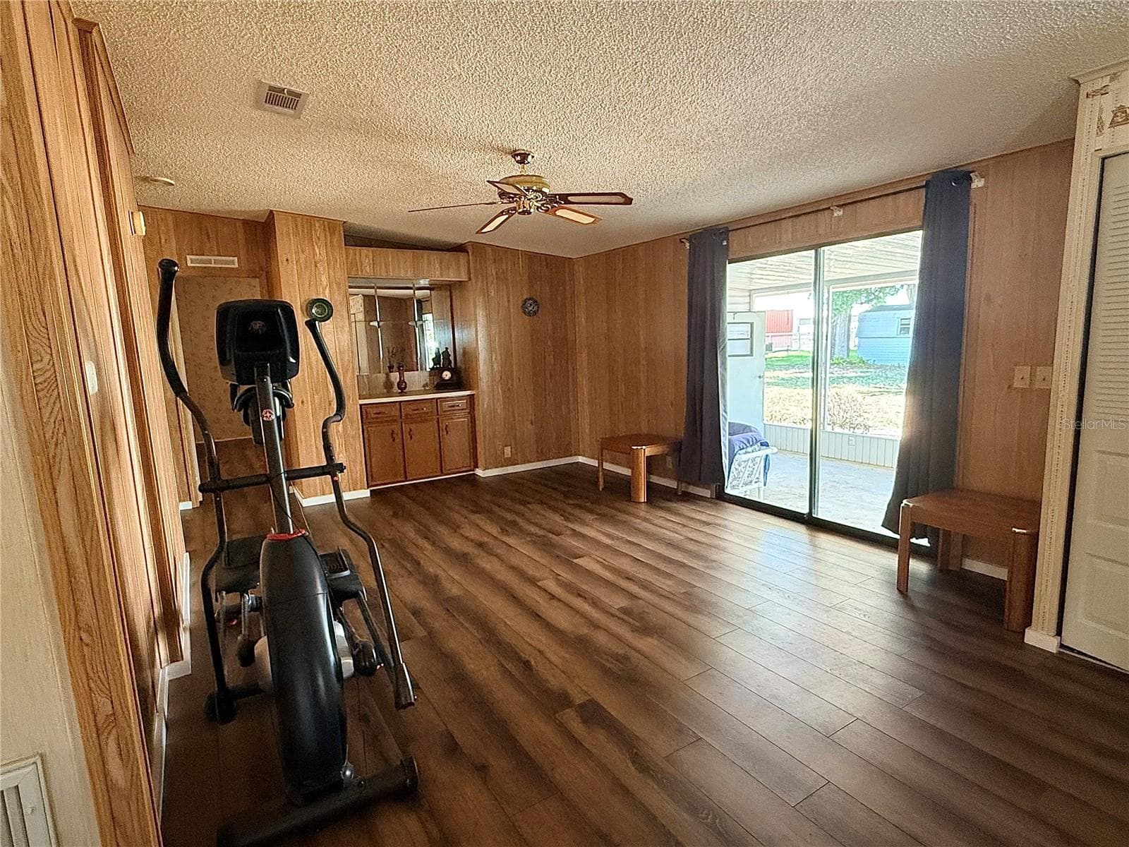 Manufactured Home at 116 S WINTER CIR, AVON PARK, photo 14 of 33
