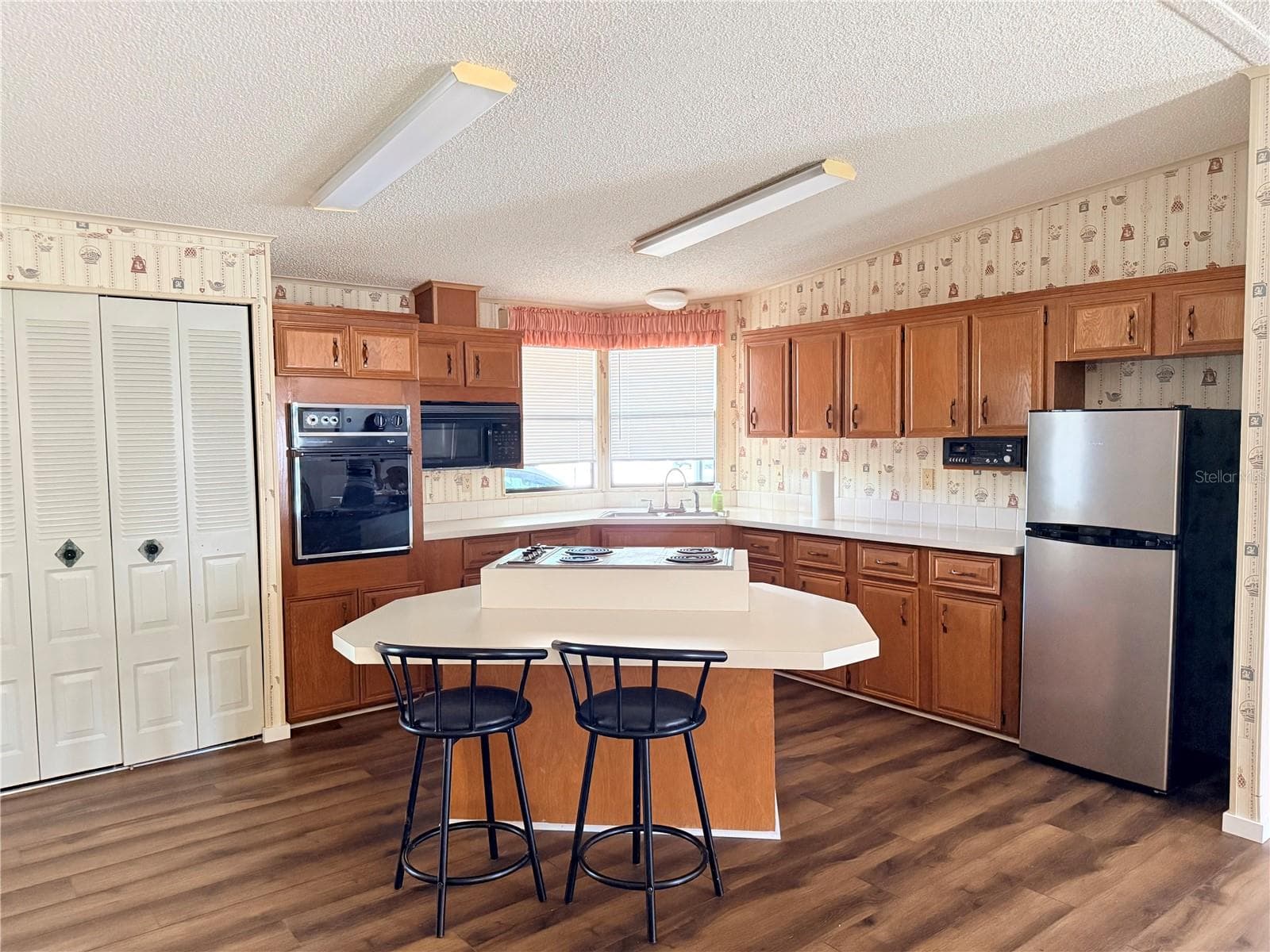 Manufactured Home at 116 S WINTER CIR, AVON PARK, photo 16 of 33