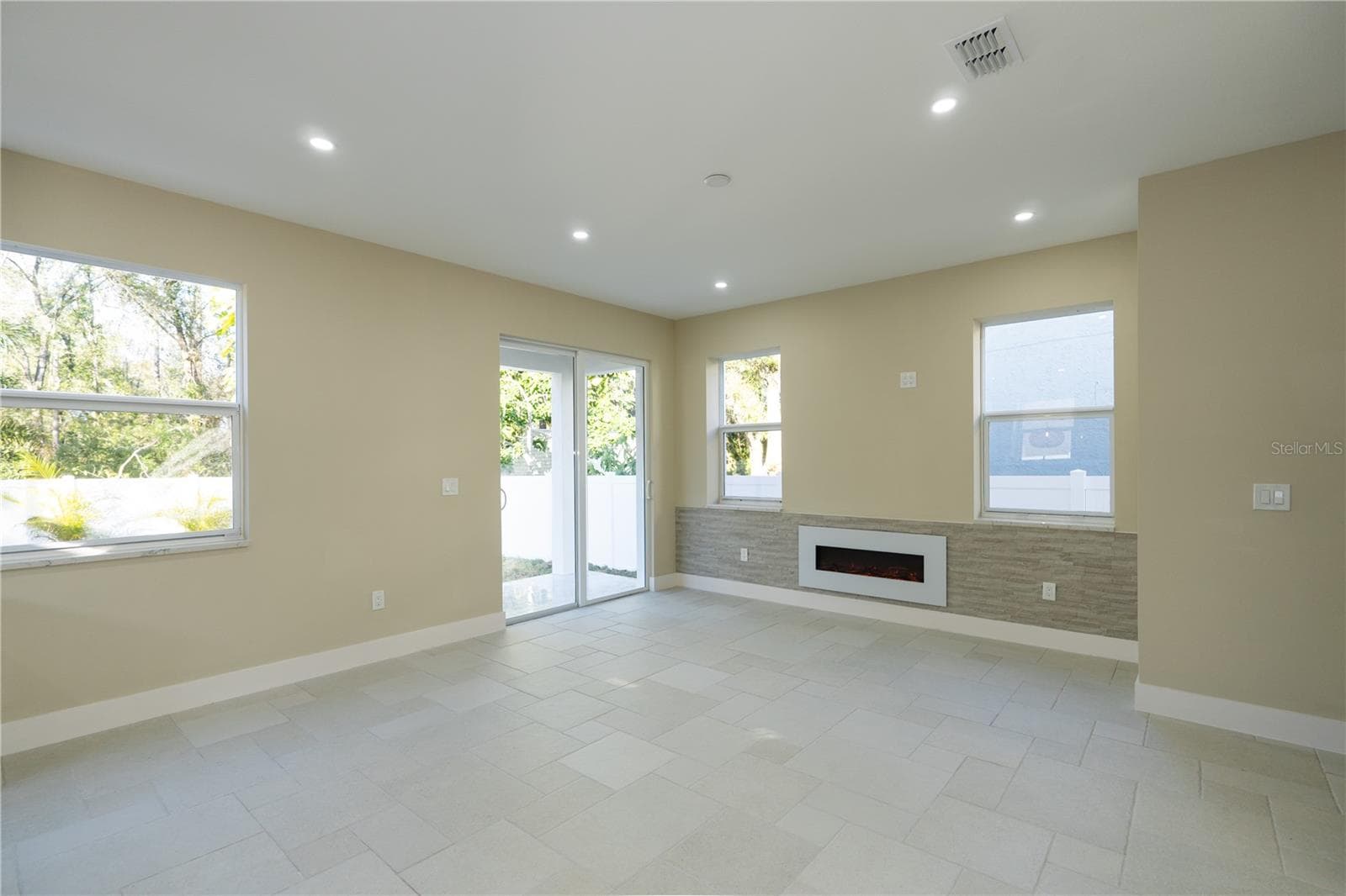 Single Family Residence at 7617 AMHERST ST, TAMPA, photo 10 of 46