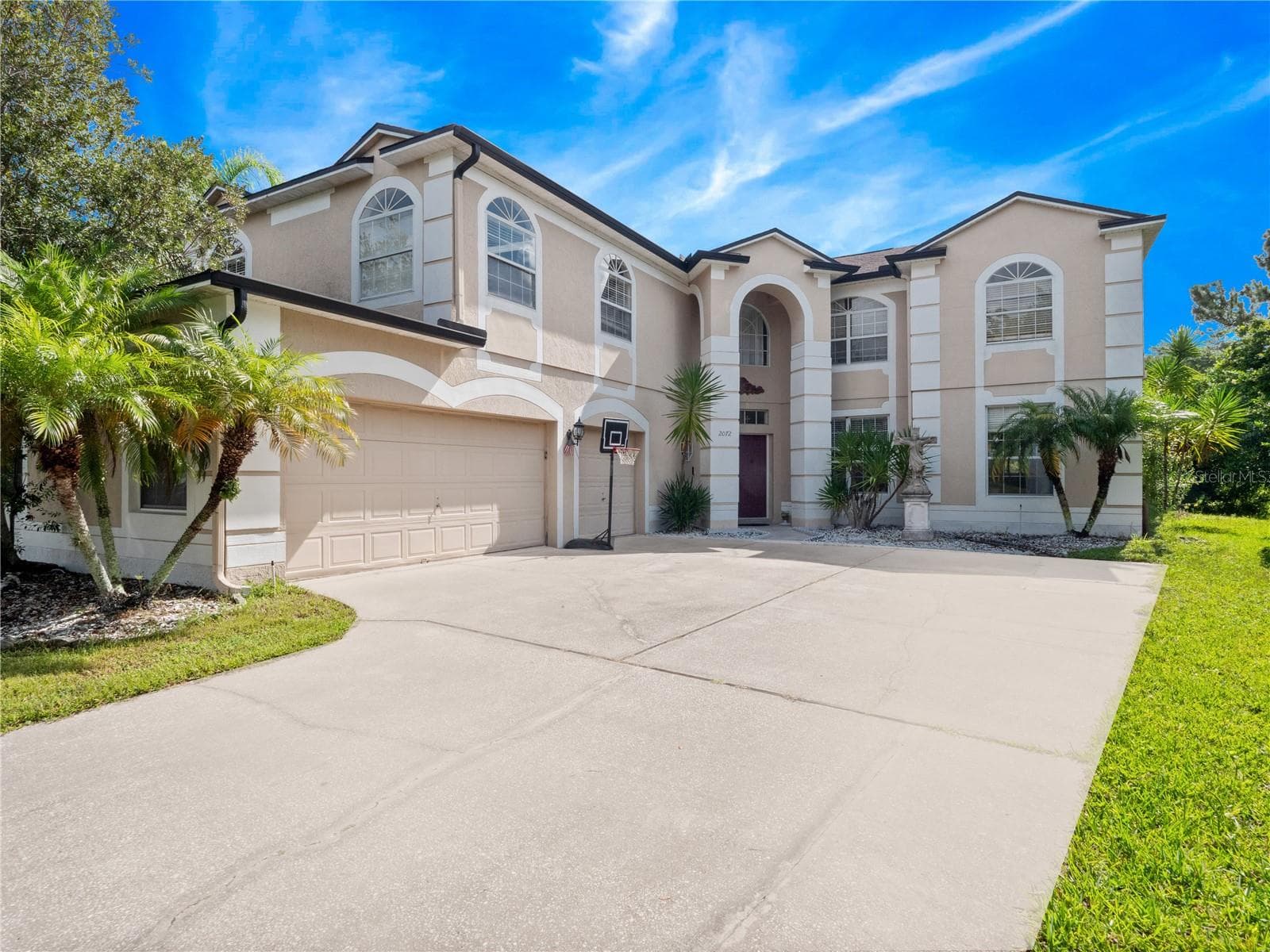 2072 STONE CROSS CIR