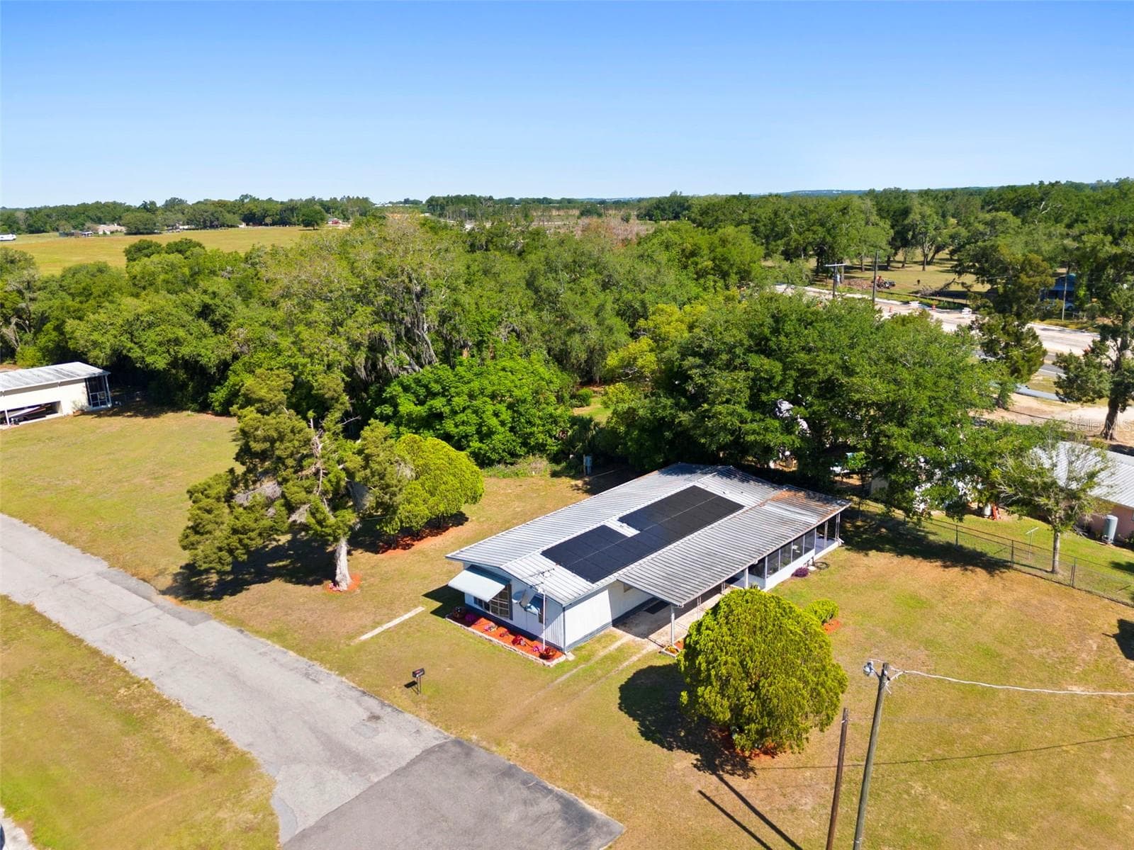 Mobile Home at 10220 WELLINGTON AVE, DADE CITY, photo 3 of 50