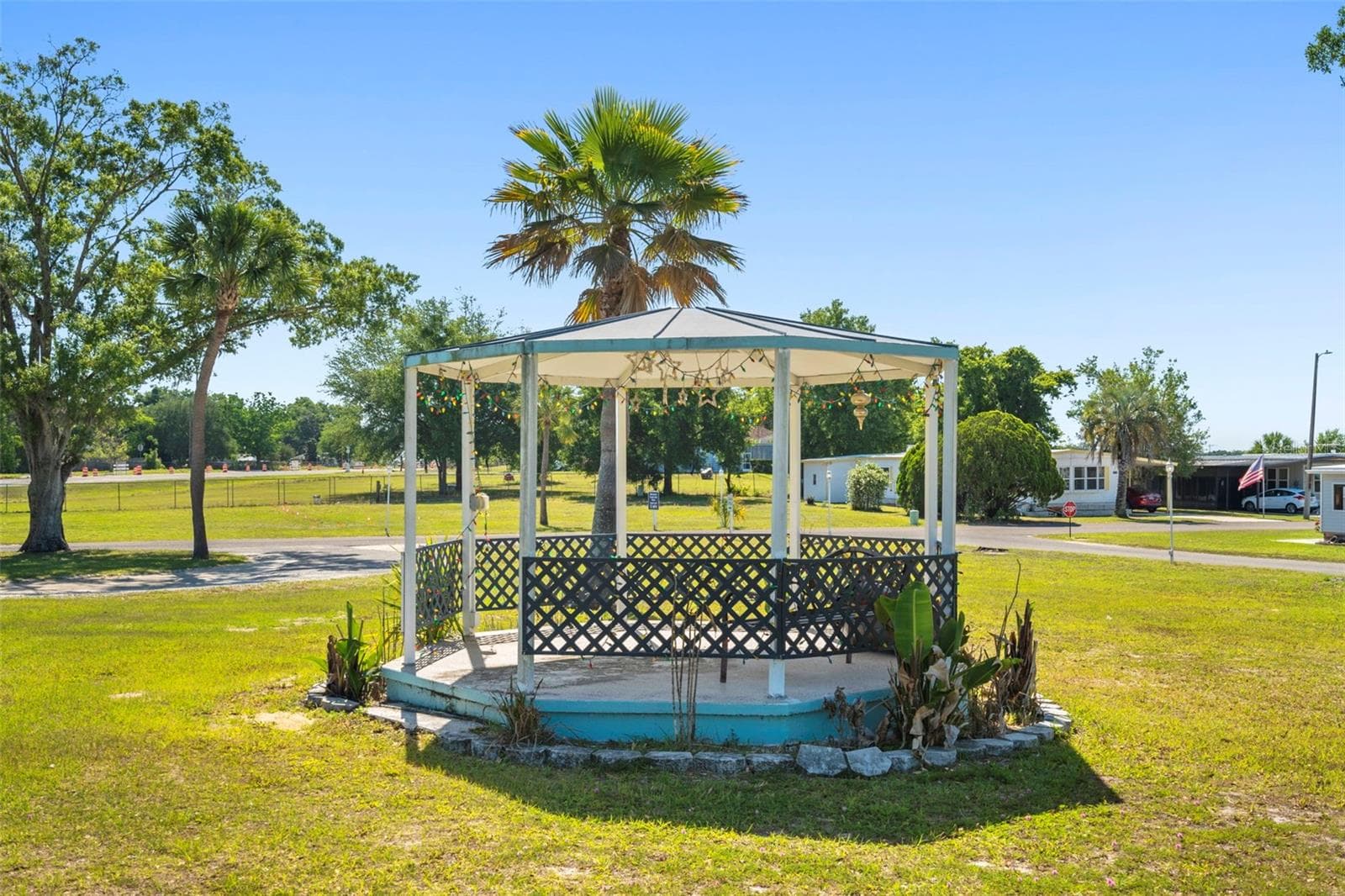 Mobile Home at 10220 WELLINGTON AVE, DADE CITY, photo 38 of 50