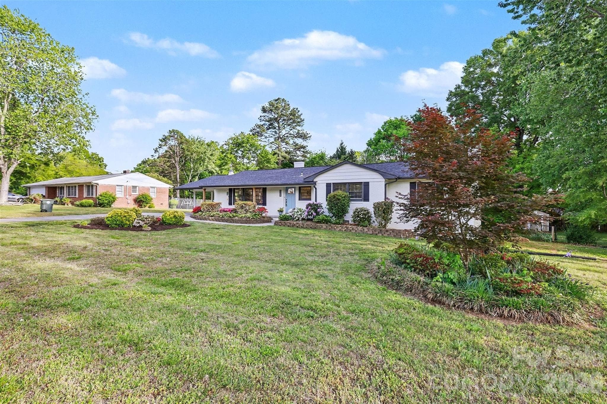 Mature landscaping - 1209 Arbor Drive, Salisbury