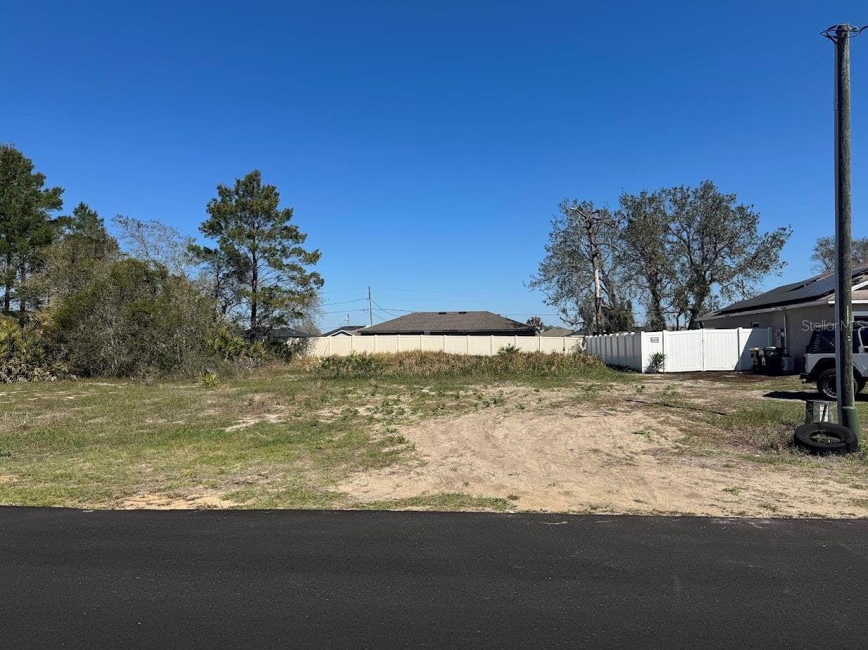 311 HIBISCUS DR