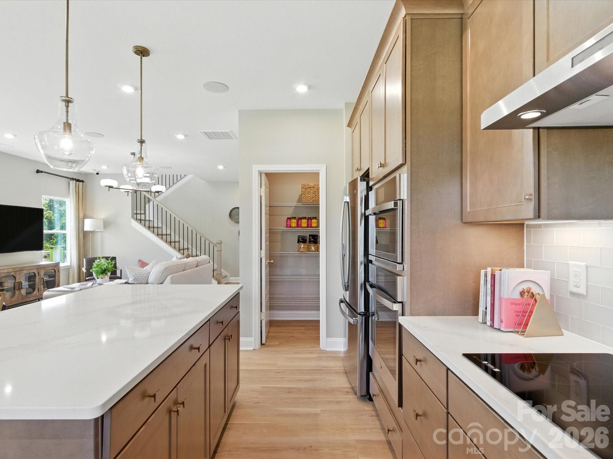 Model Photography - 8328 Discovery Lane, Charlotte