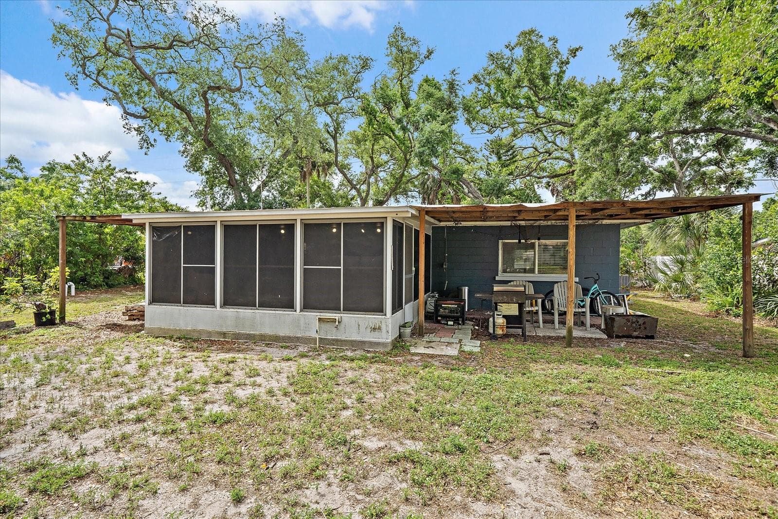 Back of property - 2503 53RD AVE W, BRADENTON