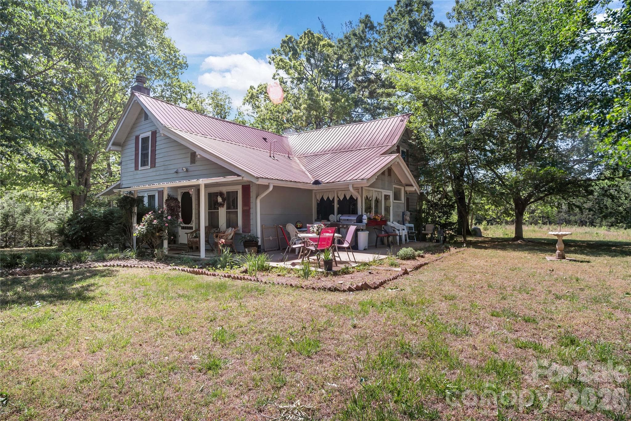 Single Family Residence at 283 Constant Lane, Columbus, photo 7 of 48