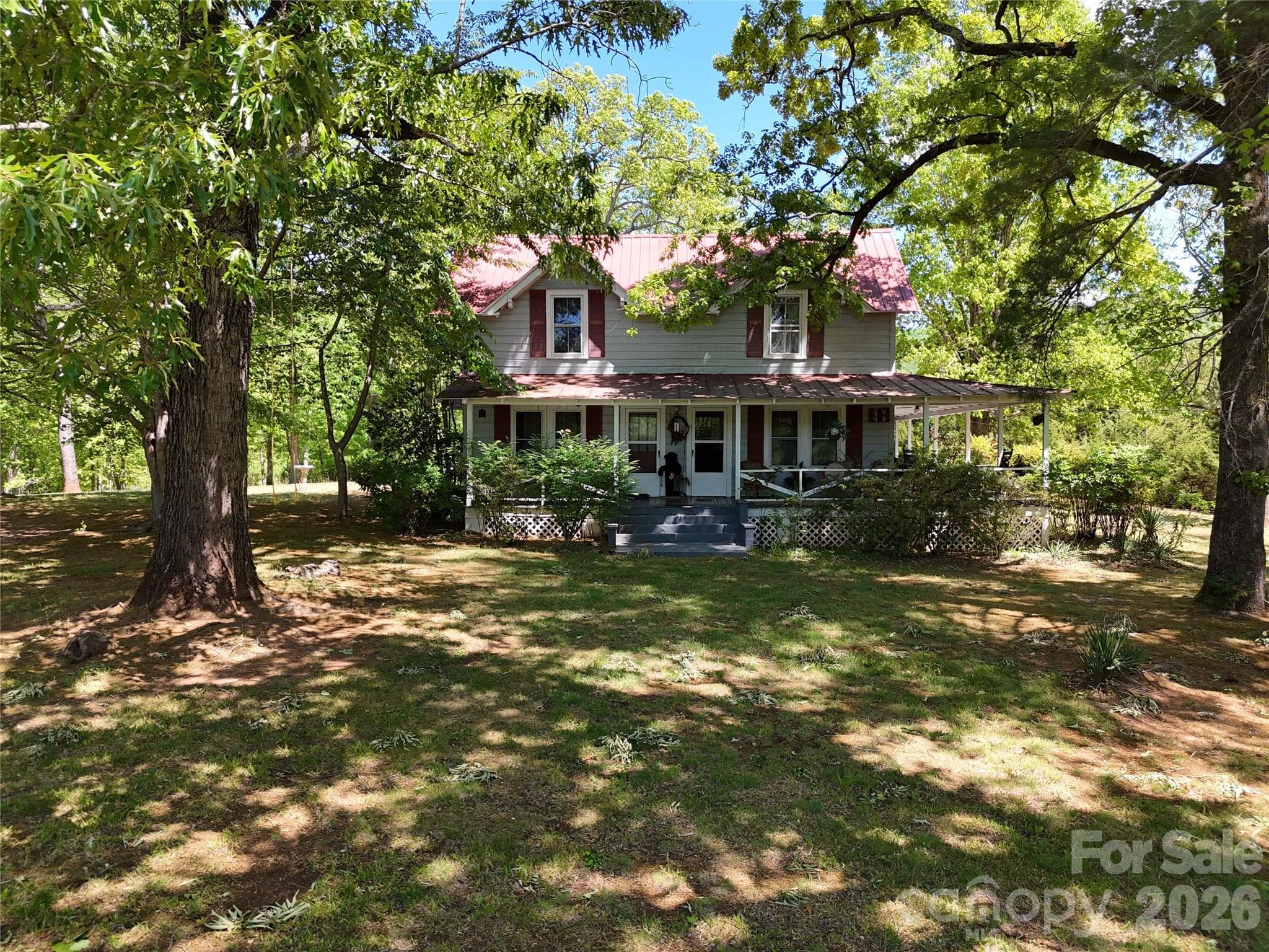 Single Family Residence at 283 Constant Lane, Columbus, photo 9 of 48
