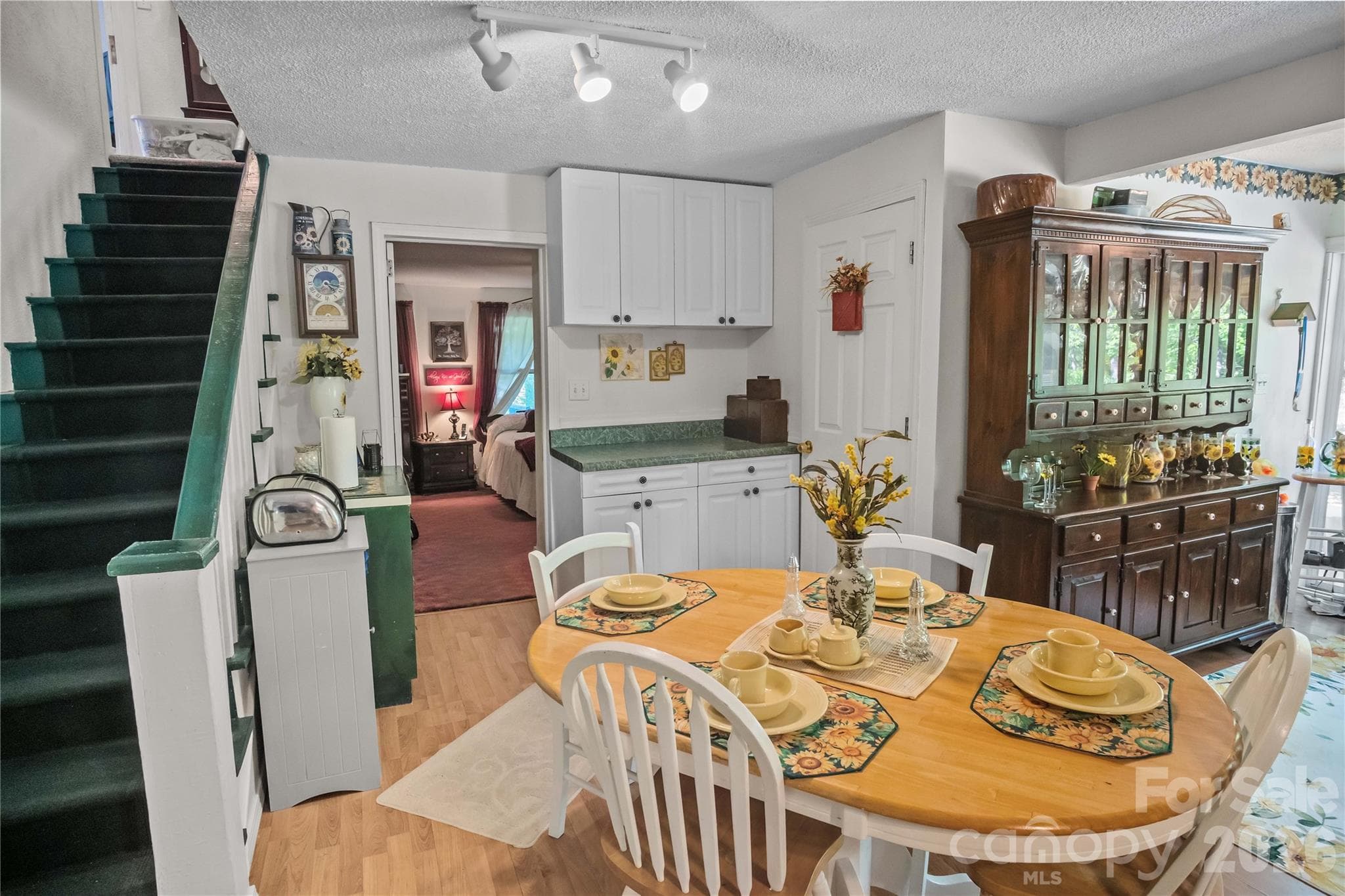 Single Family Residence at 283 Constant Lane, Columbus, photo 36 of 48