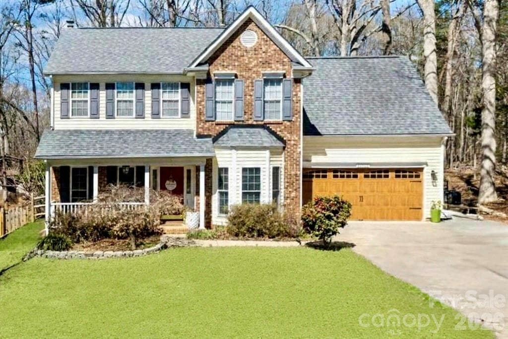 Single Family Residence at 13702 Chambray Lane, Charlotte, photo 2 of 35