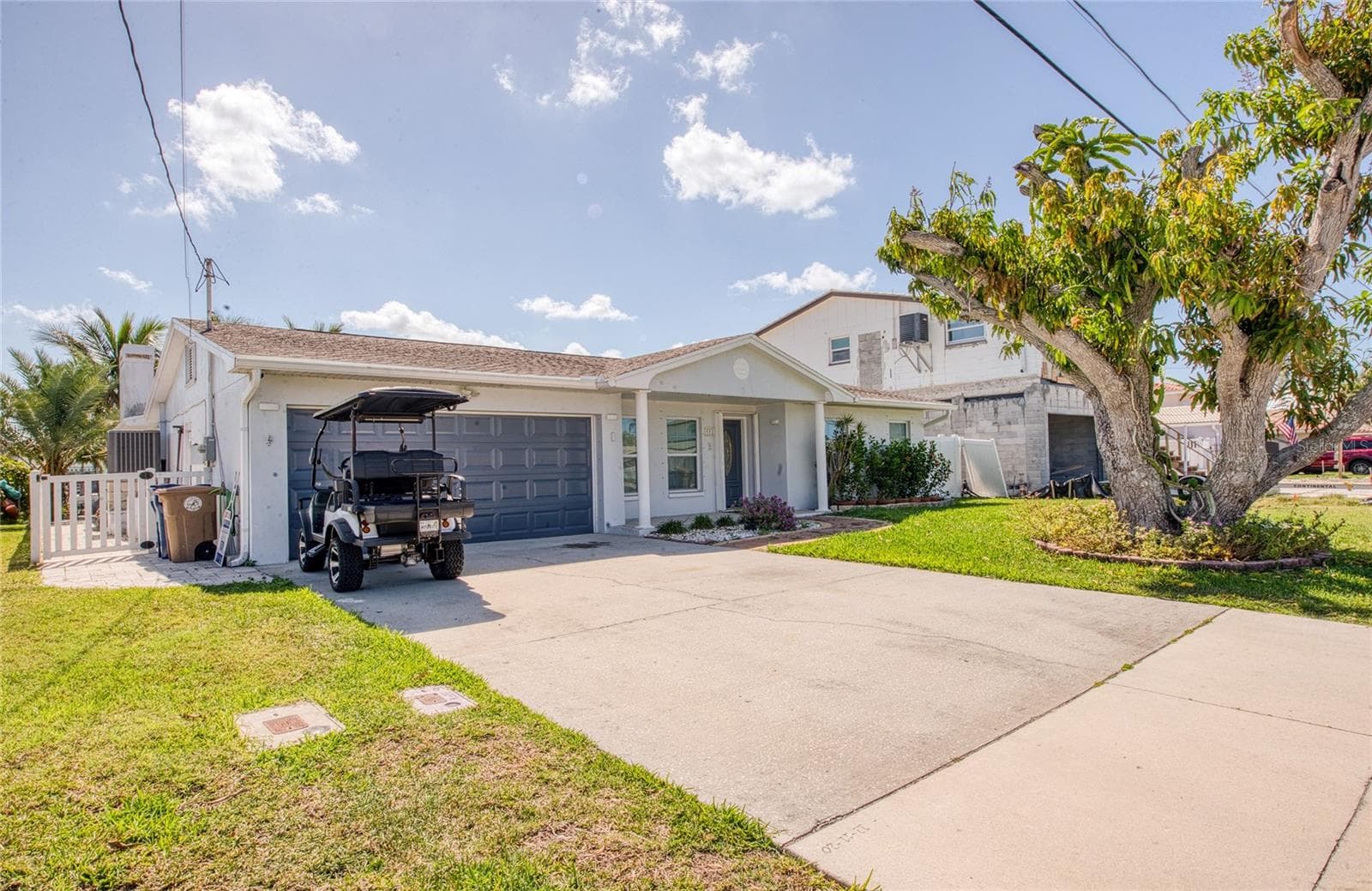 551 CRYSTAL DR