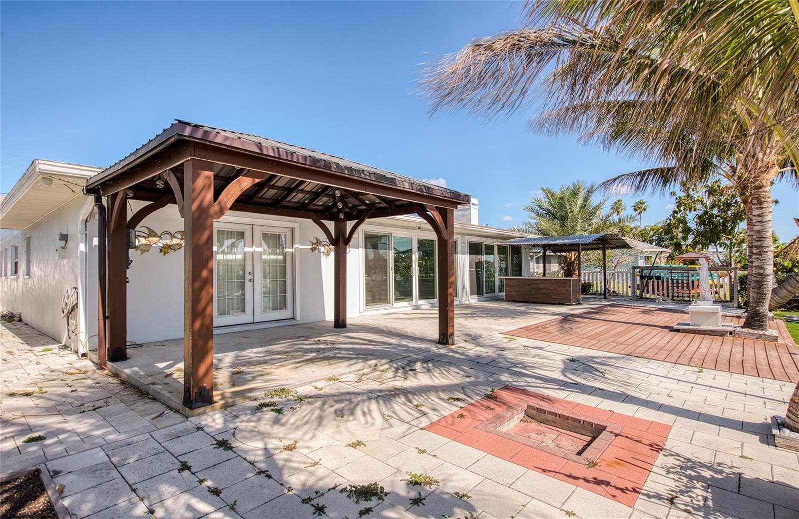 Single Family Residence at 551 CRYSTAL DR, MADEIRA BEACH, photo 8 of 46