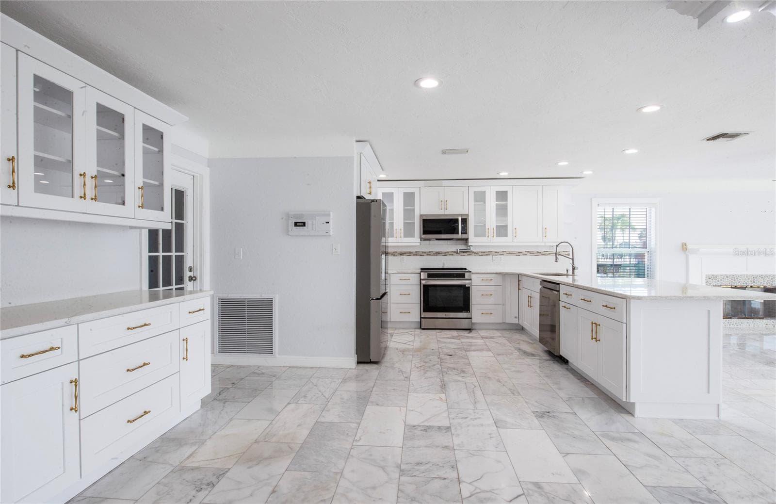 Single Family Residence at 551 CRYSTAL DR, MADEIRA BEACH, photo 24 of 46