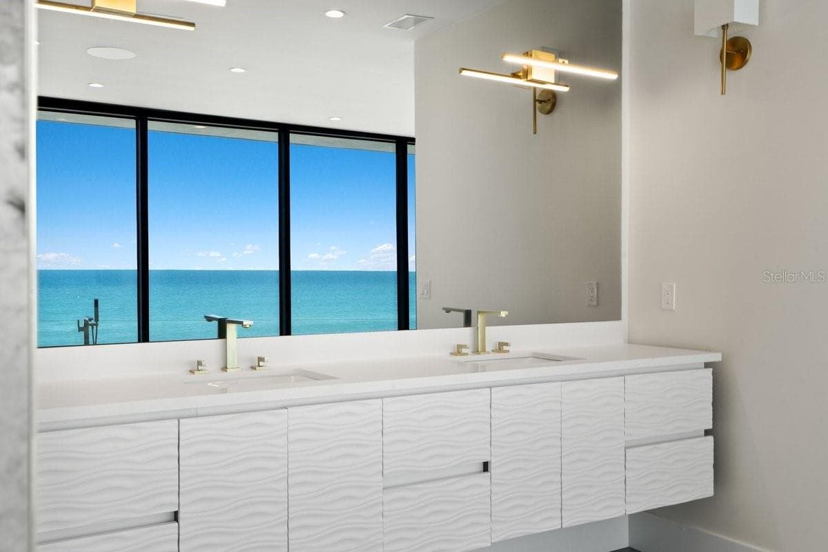 Primary Ensuite Bath - 6176 S ATLANTIC AVE, NEW SMYRNA BEACH