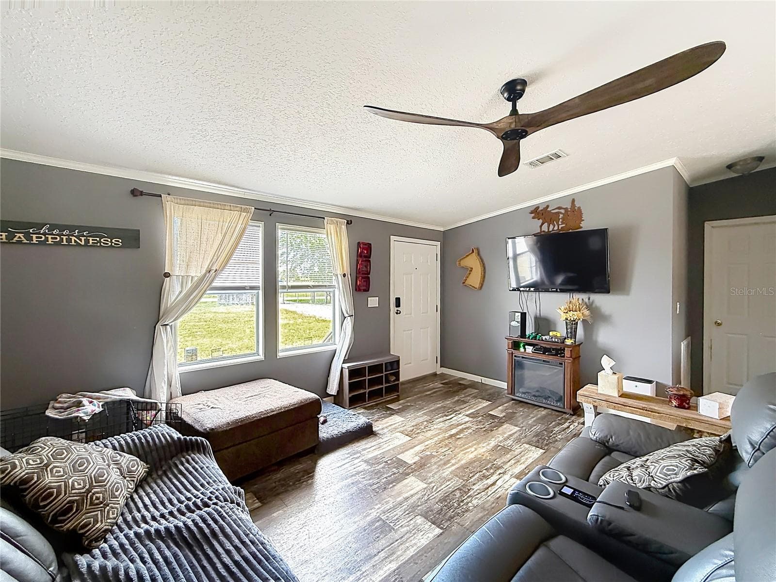 Manufactured Home at 8108 SERGEANT PEPPER DR, HOWEY IN THE HILLS, photo 13 of 36