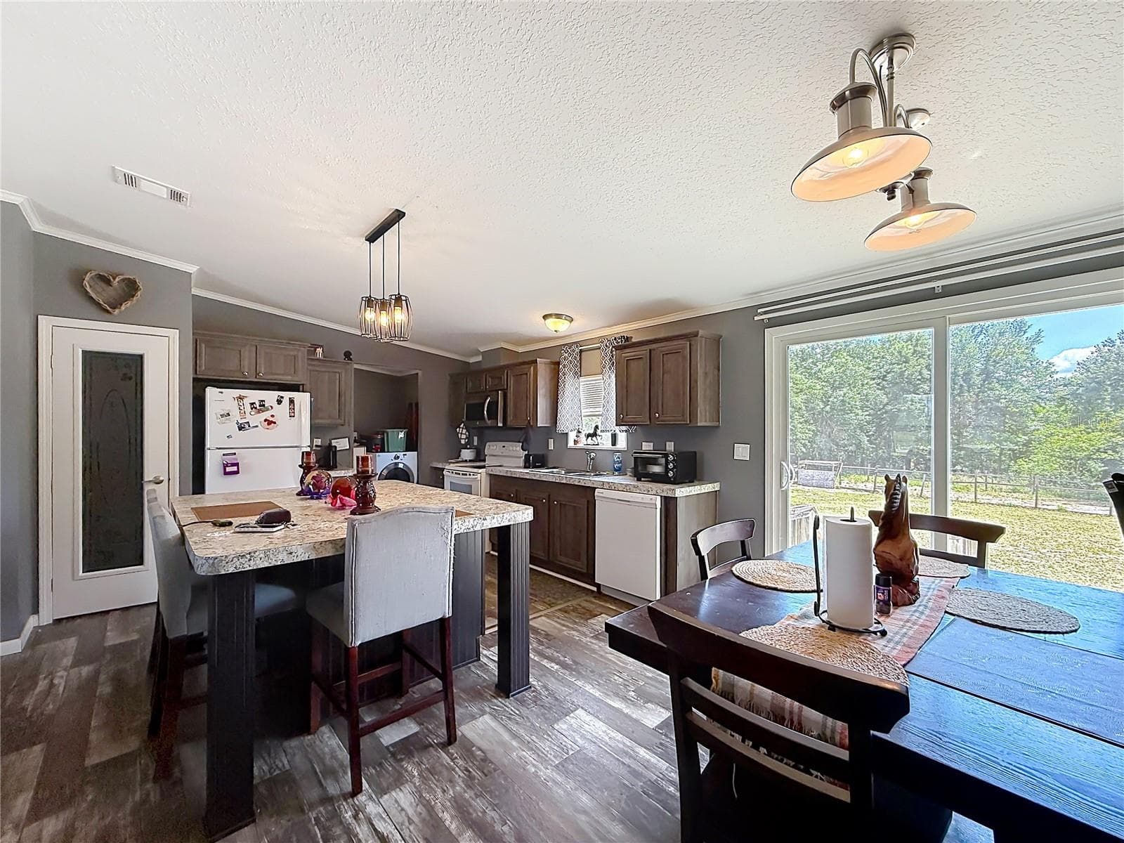 Manufactured Home at 8108 SERGEANT PEPPER DR, HOWEY IN THE HILLS, photo 21 of 36