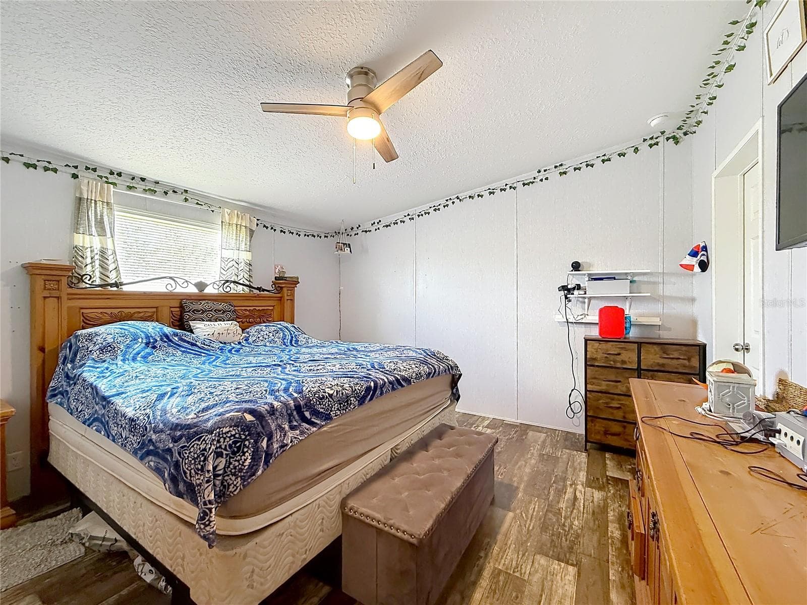 Manufactured Home at 8108 SERGEANT PEPPER DR, HOWEY IN THE HILLS, photo 23 of 36