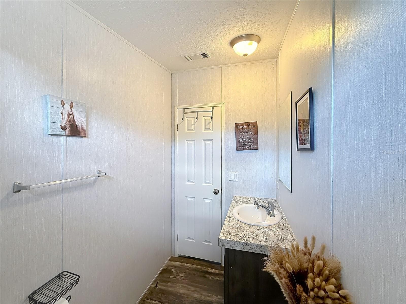 Manufactured Home at 8108 SERGEANT PEPPER DR, HOWEY IN THE HILLS, photo 34 of 36