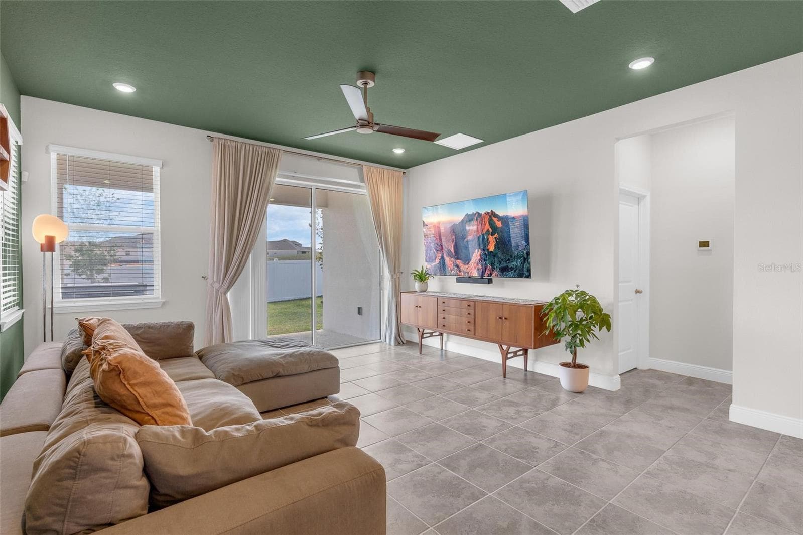 Single Family Residence at 2019 SUNSHINE PEAK DR, MINNEOLA, photo 16 of 37
