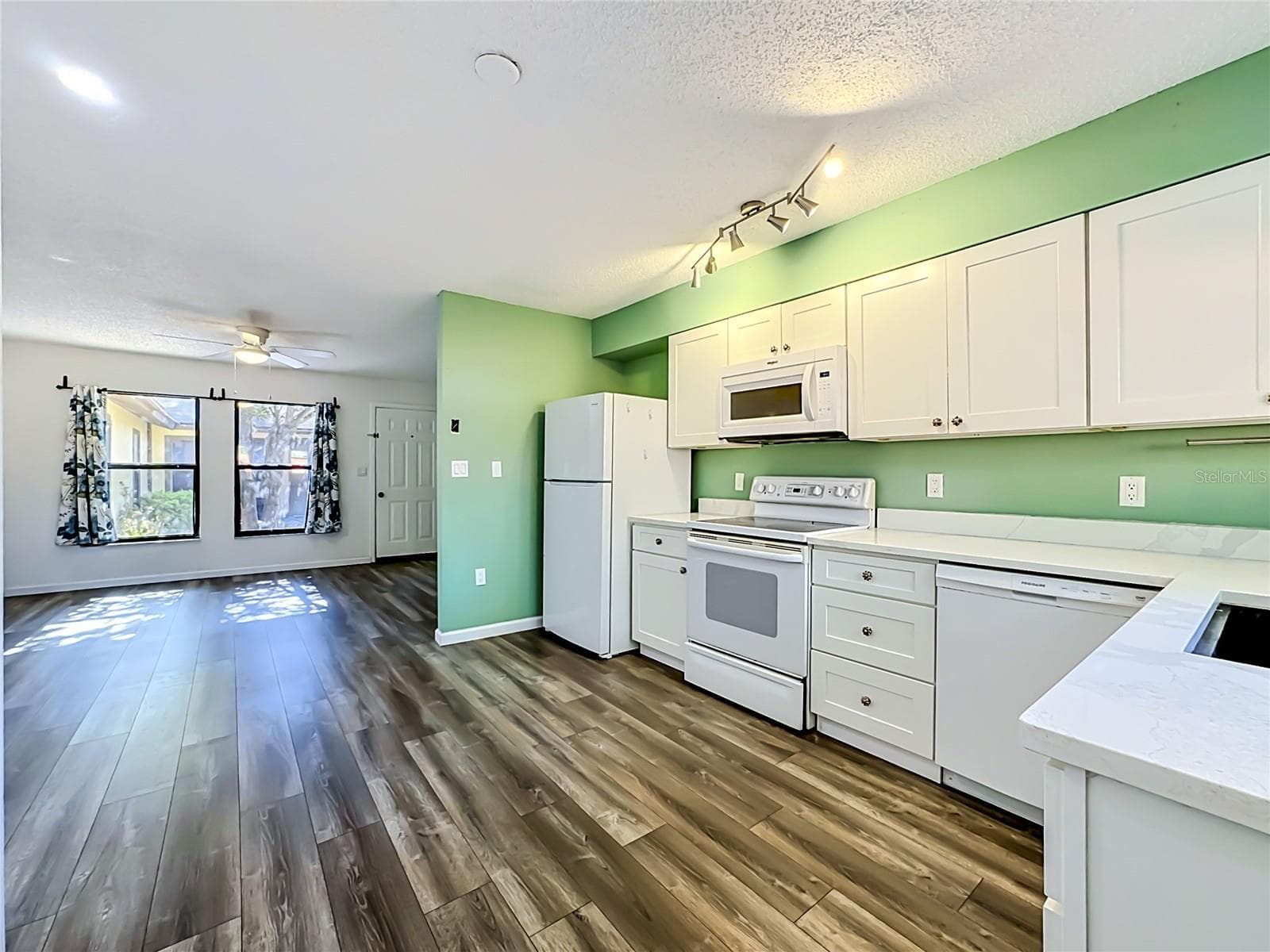 Condominium at 2006 7TH AVE W #B, BRADENTON, photo 10 of 22