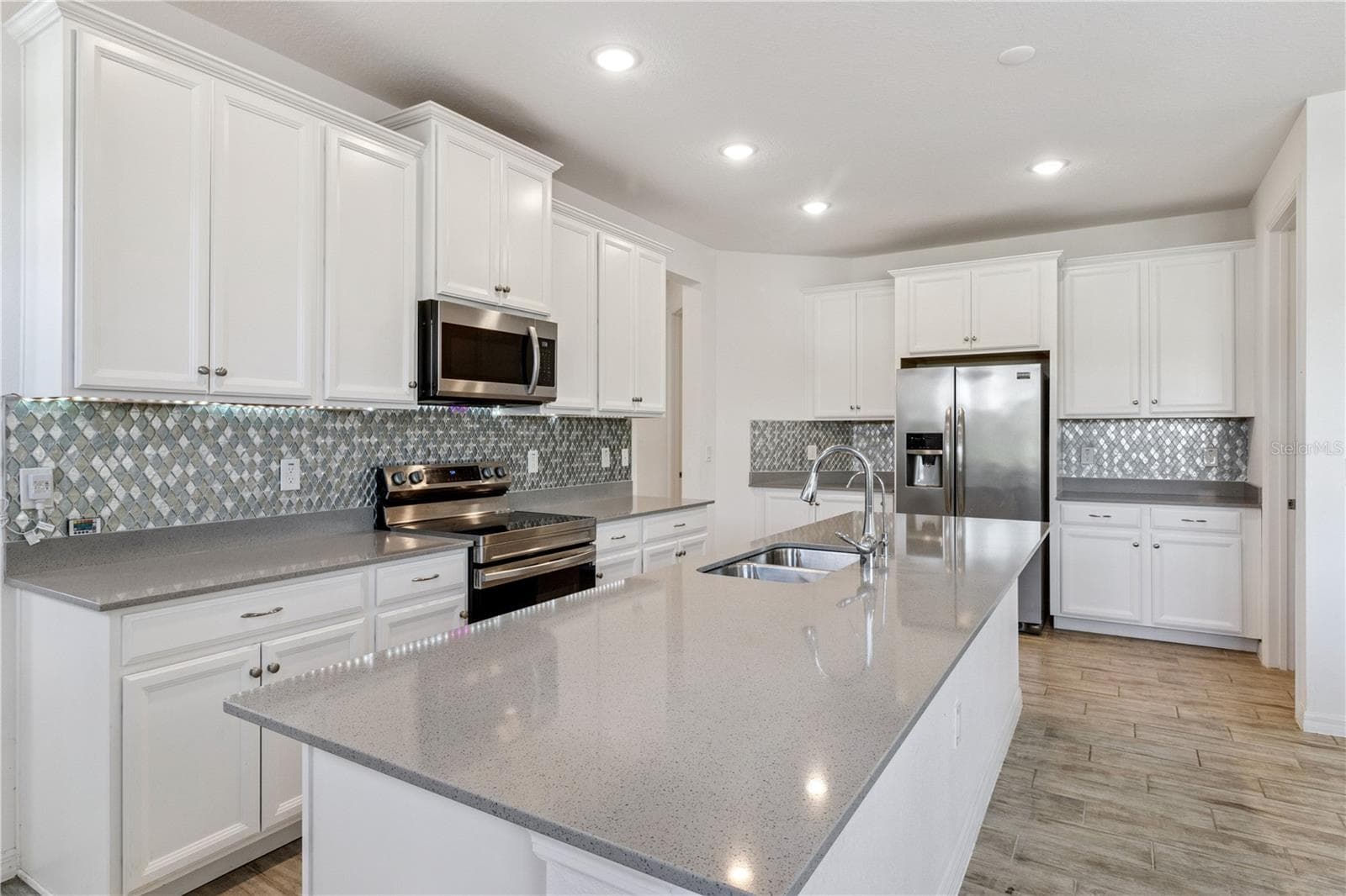 Villa at 4168 SOLAMOR ST, LAKELAND, photo 4 of 44
