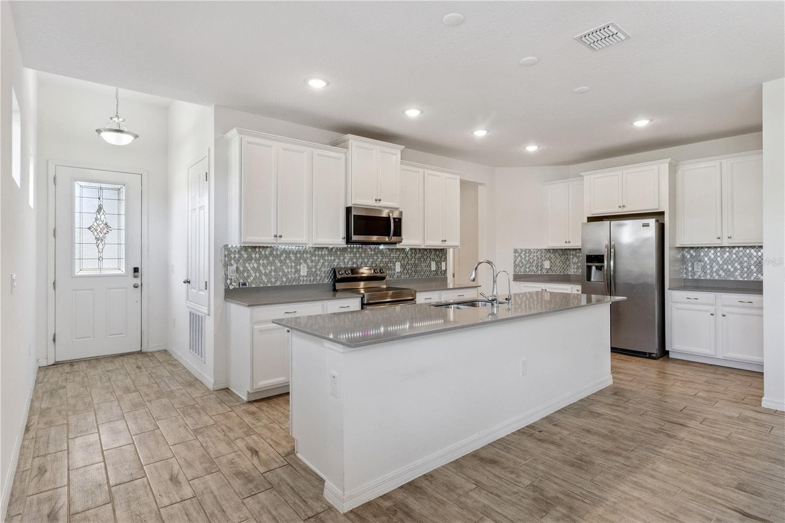 Villa at 4168 SOLAMOR ST, LAKELAND, photo 6 of 44