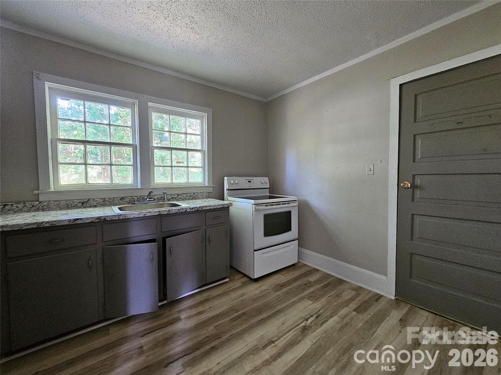 Triplex at Gastonia, photo 6 of 24