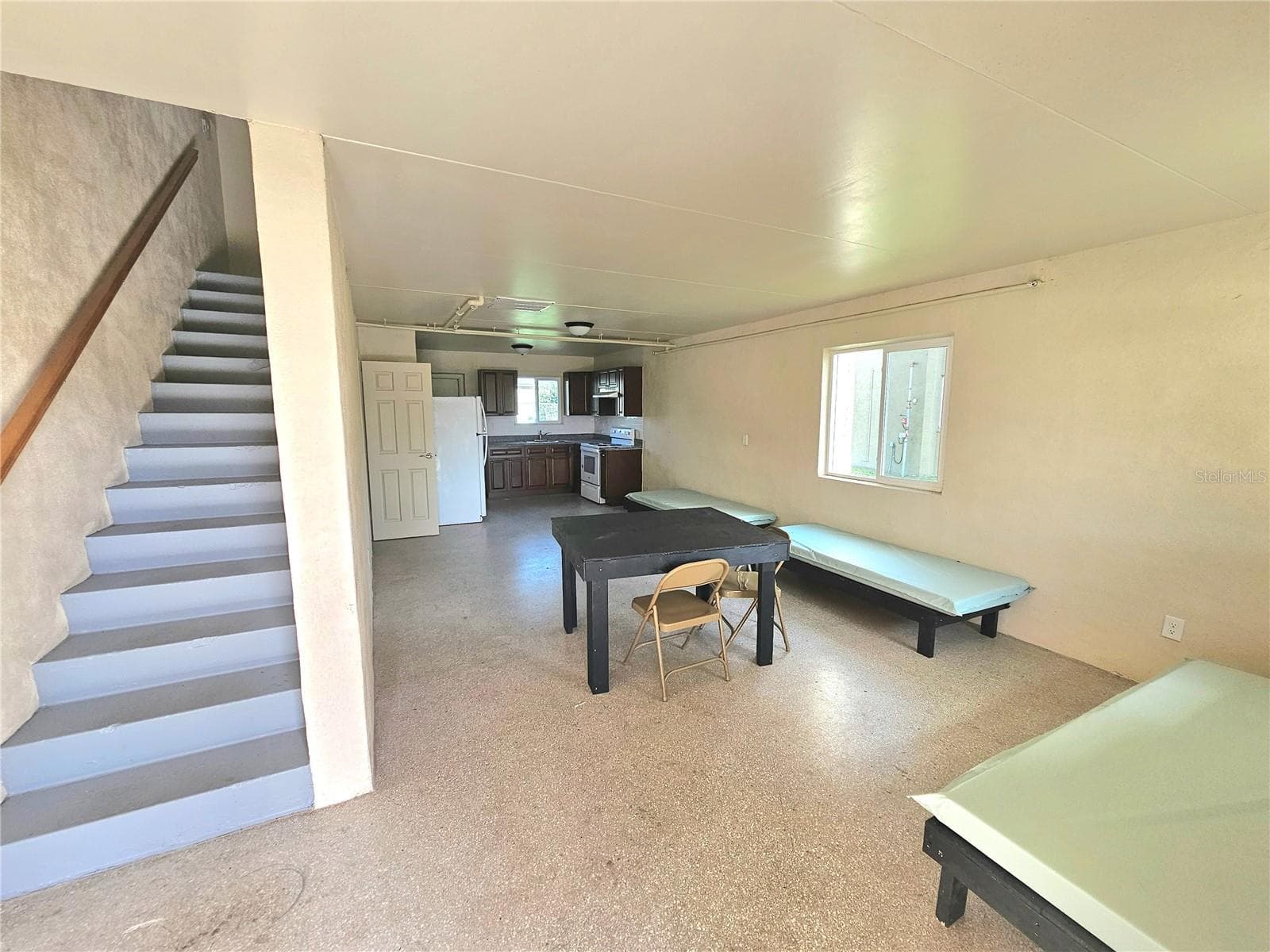 Living Area - 111 JORDAN AVE, ARCADIA